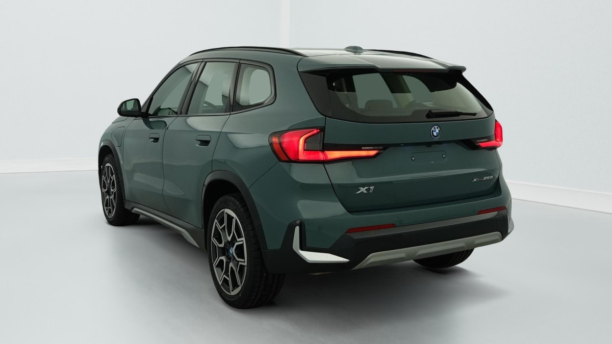 Vente en ligne Bmw X1 XDRIVE 25E 245CH DKG7 XLINE au prix de 48 080 €