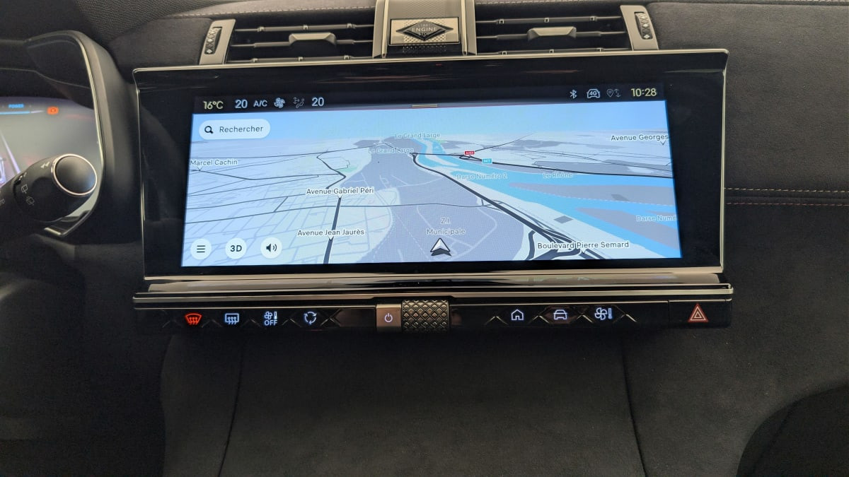 Vente en ligne Ds DS7 Crossback Hybride Rechargeable E-Tense 300 EAT8 4x4 Performance Line + au prix de 40 870 €