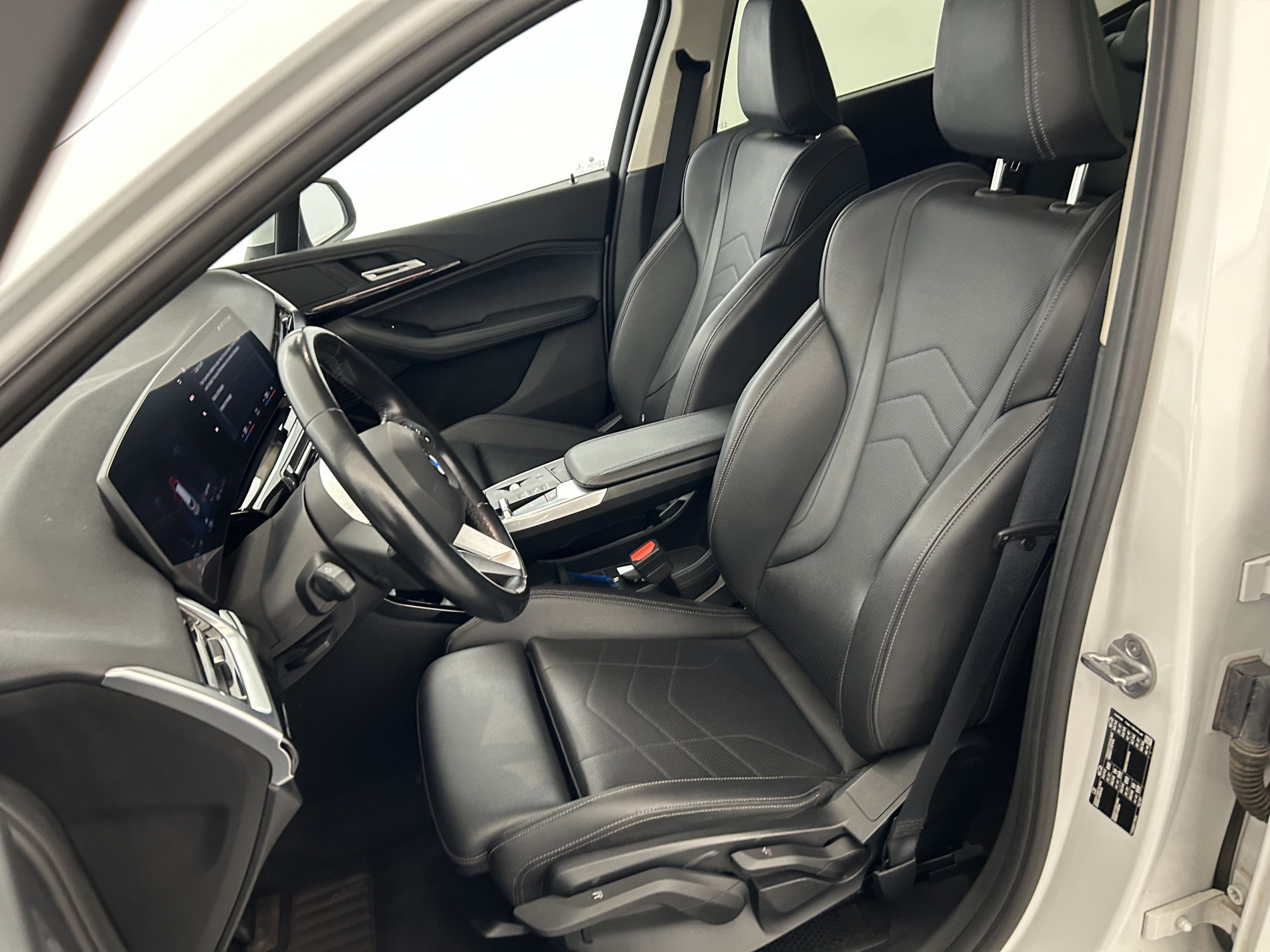 Vente en ligne Bmw Série 2 Active Tourer 218d 150ch Luxury DKG7 + Sièges chauffants + Service inclusive BMW 06/2027 - 10 au prix de 27 990 €