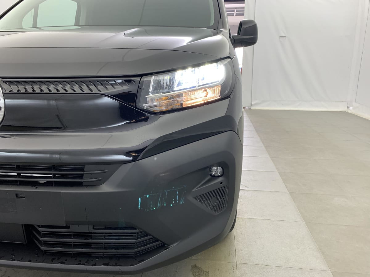 Vente en ligne Citroën Berlingo TAILLE XL 950KG BLUEHDI 130 S S EAT8 au prix de 24 240 €