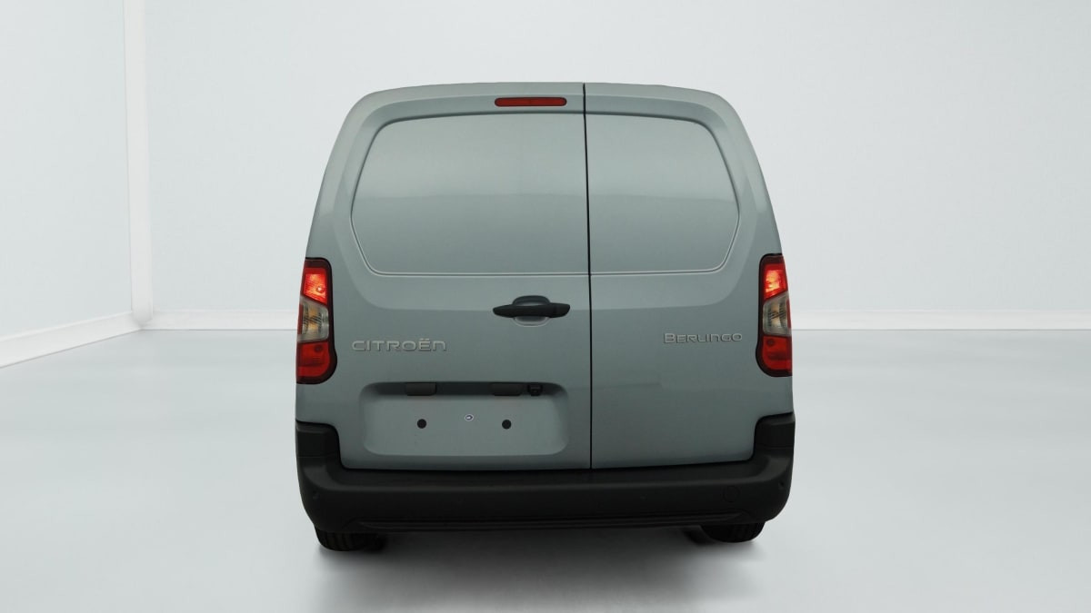 Vente en ligne Citroën Berlingo TAILLE XL 950KG BLUEHDI 130 S S EAT8 au prix de 24 240 €