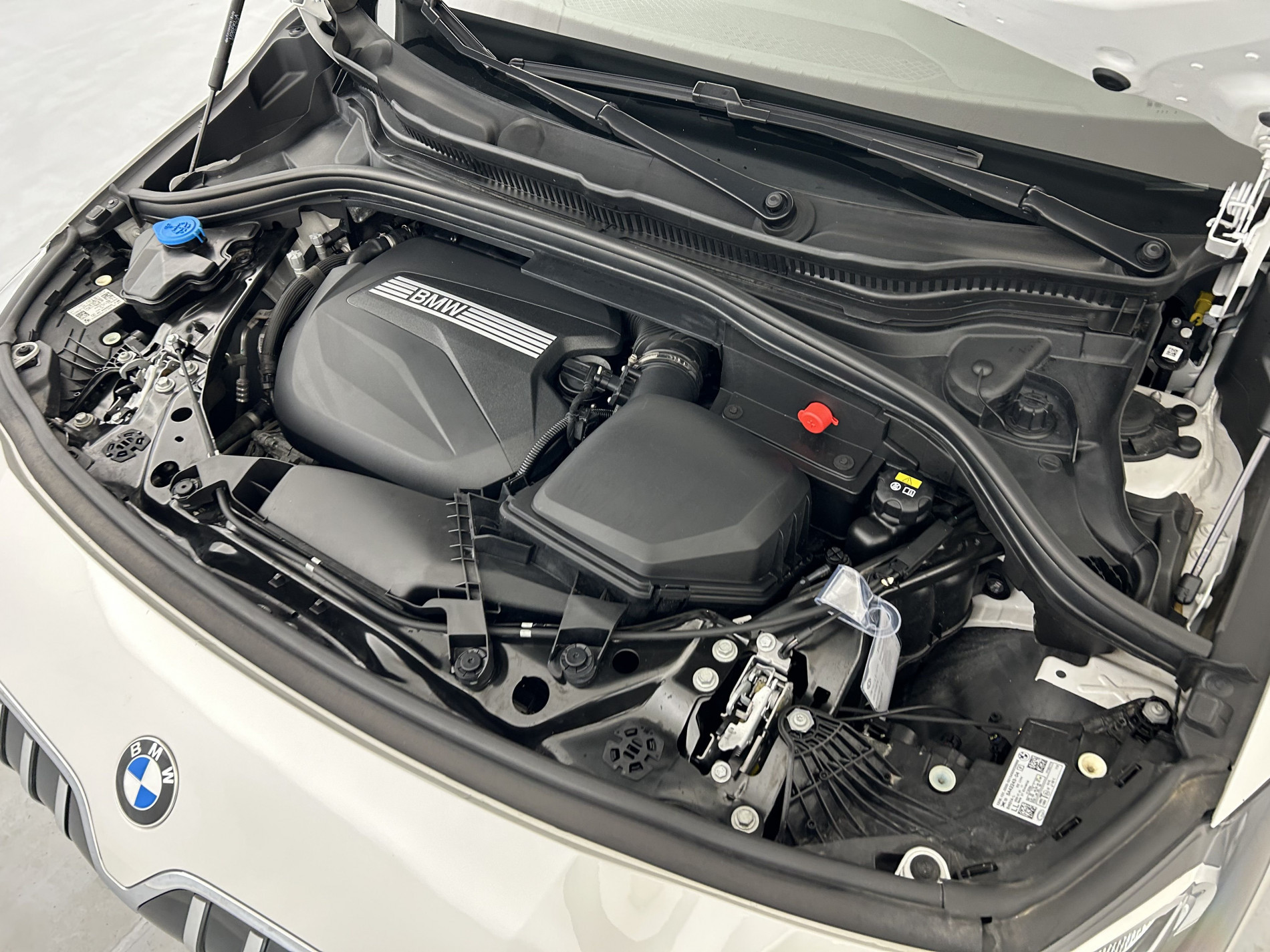 Vente en ligne Bmw Série 2 Active Tourer 218d 150ch Luxury DKG7 + Sièges chauffants + Service inclusive BMW 06/2027 - 10 au prix de 27 990 €