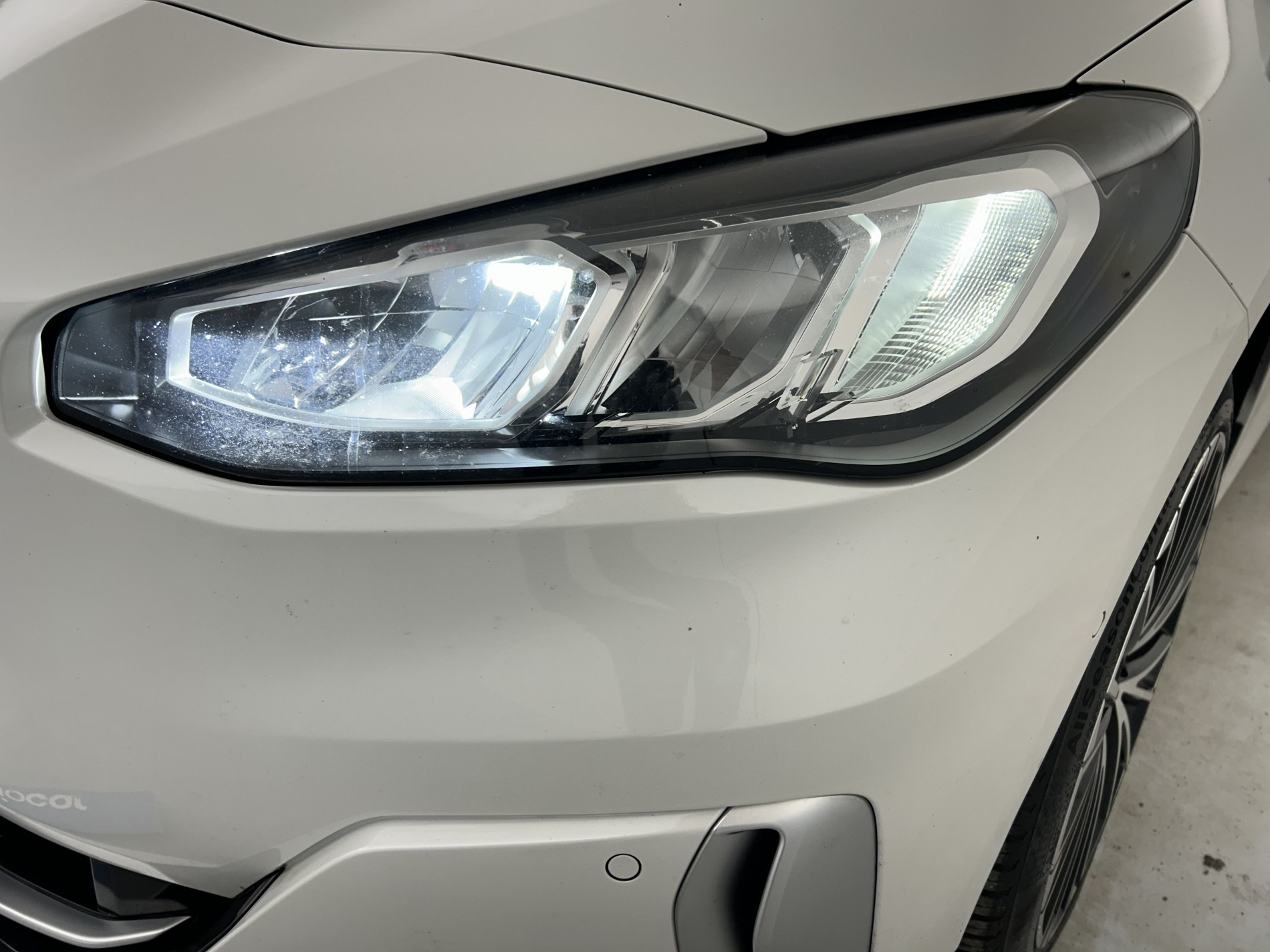 Vente en ligne Bmw Série 2 Active Tourer 218d 150ch Luxury DKG7 + Sièges chauffants + Service inclusive BMW 06/2027 - 10 au prix de 27 990 €