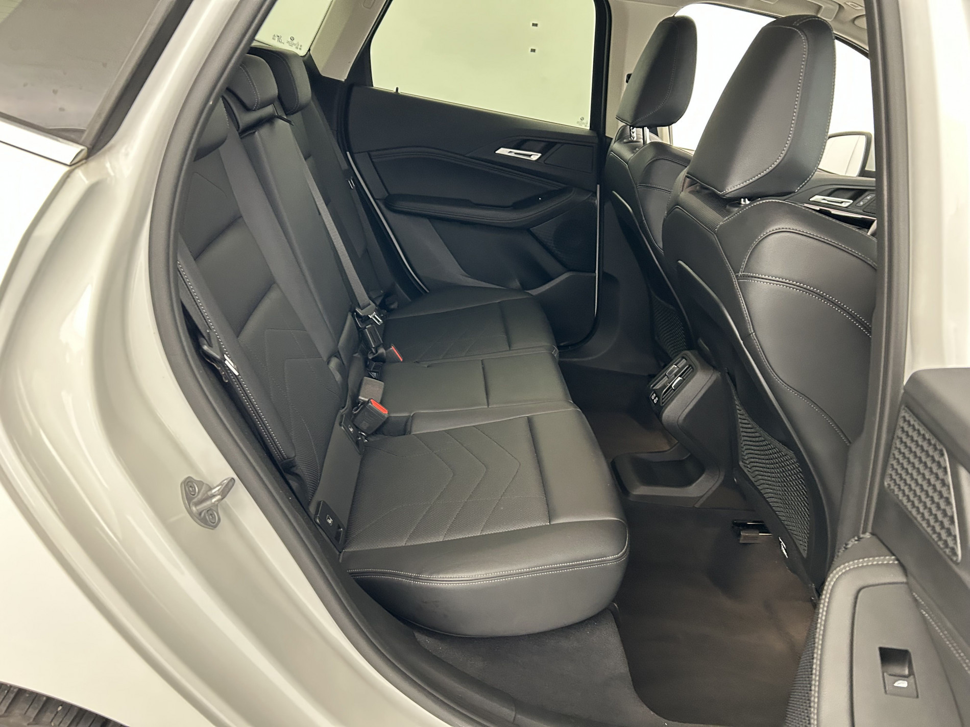 Vente en ligne Bmw Série 2 Active Tourer 218d 150ch Luxury DKG7 + Sièges chauffants + Service inclusive BMW 06/2027 - 10 au prix de 27 990 €