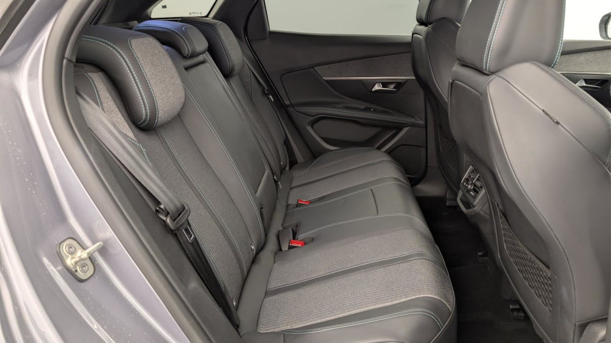 Vente en ligne Peugeot 3008 Hybrid 225 e-EAT8 Allure Pack au prix de 23 980 €