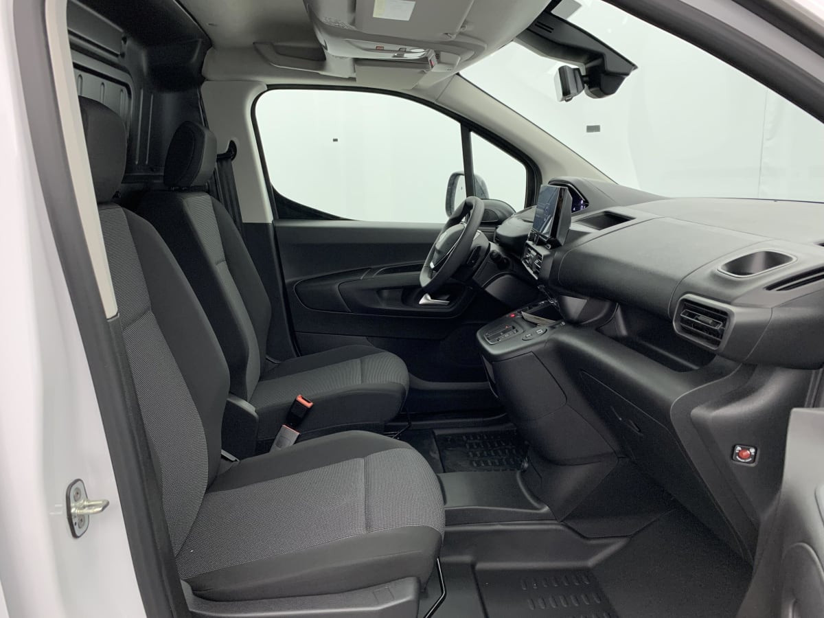 Vente en ligne Peugeot Partner Fourgon M 650 KG BLUEHDI 130 S S EAT8 au prix de 23 250 €