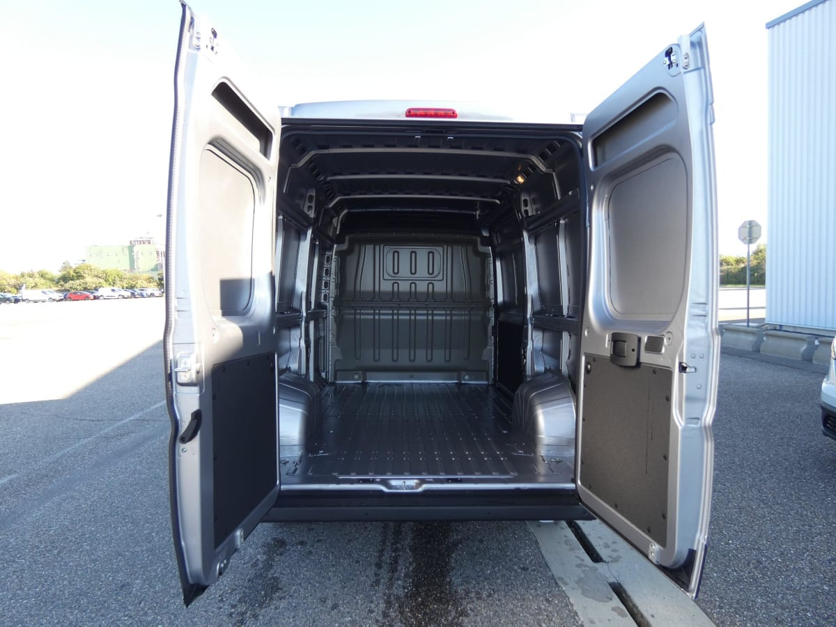 Vente en ligne Citroën Jumper Fourgon TOLE 35 L2H2 140 S S BVM6 au prix de 29 920 €