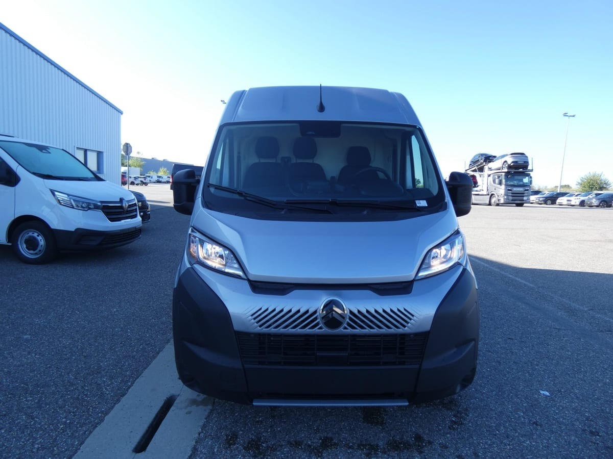 Vente en ligne Citroën Jumper Fourgon TOLE 35 L2H2 140 S S BVM6 au prix de 29 920 €