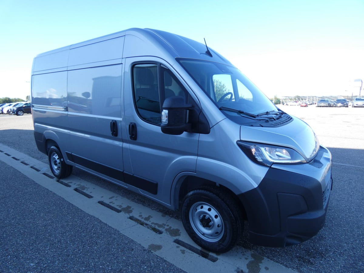 Vente en ligne Citroën Jumper Fourgon TOLE 35 L2H2 140 S S BVM6 au prix de 29 920 €