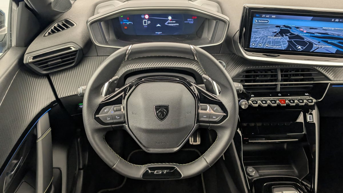 Vente en ligne Peugeot 208 Hybrid 136 e-DCS6 GT au prix de 22 330 €