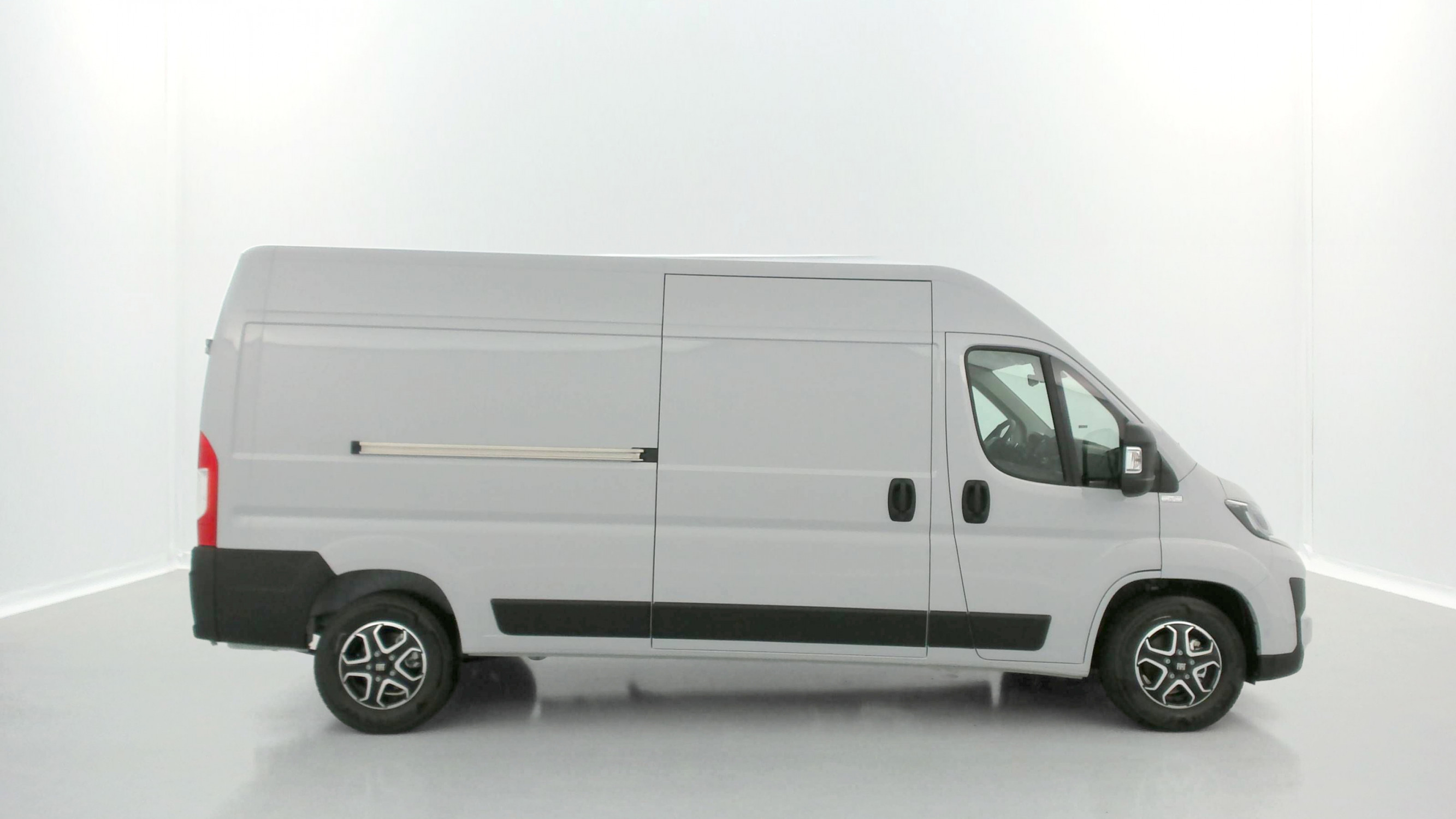 Vente en ligne Fiat Ducato Fourgon DUCATO III LH2 3.5 Maxi 180ch H3-Power BVA8 au prix de 40 380 €