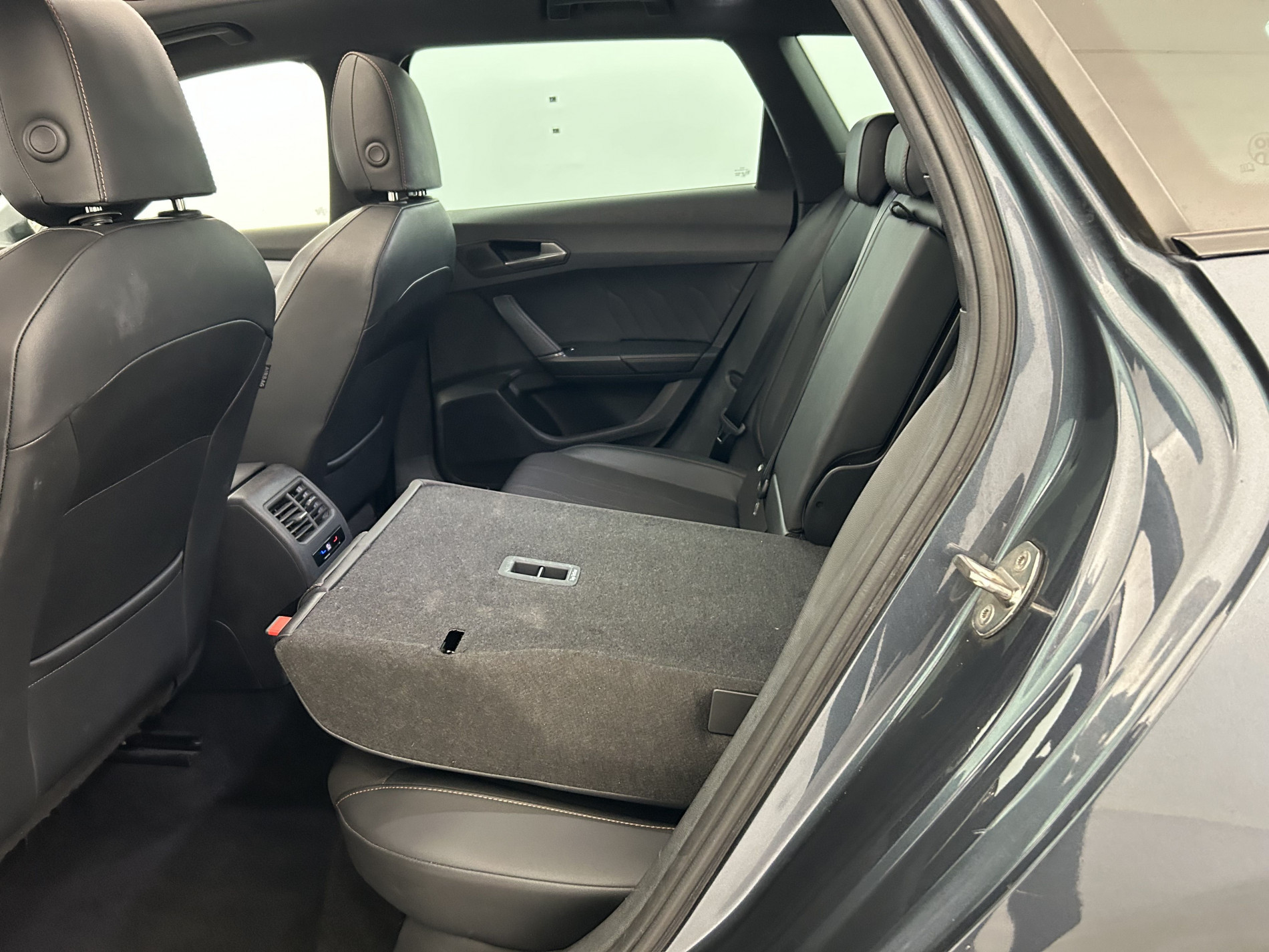 Vente en ligne Cupra Cupra Leon Sportstourer 1.5 eTSI 150ch V DSG7 Suréquipée + Toit ouvrant - Garantie 10/2028 au prix de 25 990 €