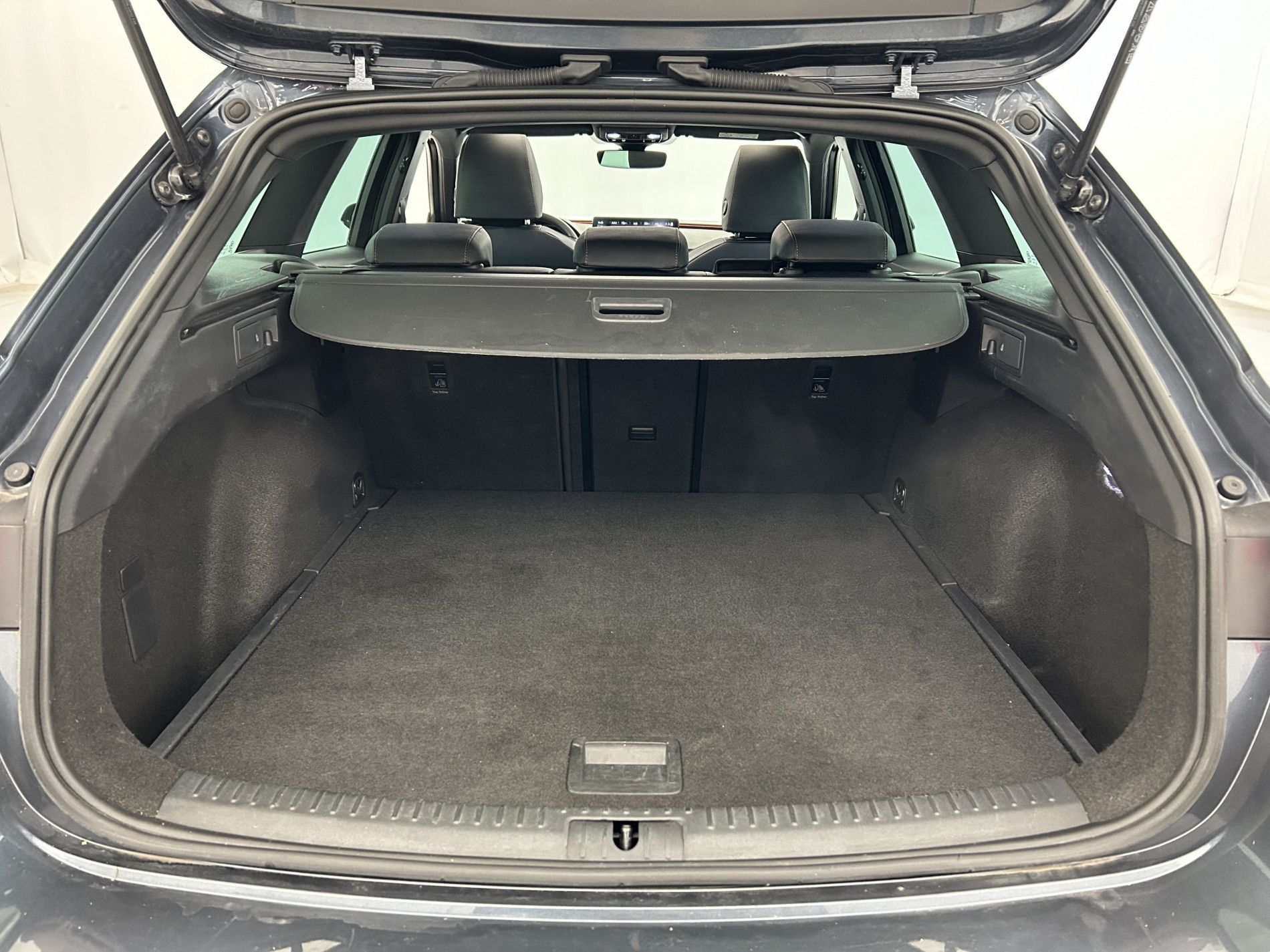 Vente en ligne Cupra Cupra Leon Sportstourer 1.5 eTSI 150ch V DSG7 Suréquipée + Toit ouvrant - Garantie 10/2028 au prix de 25 990 €