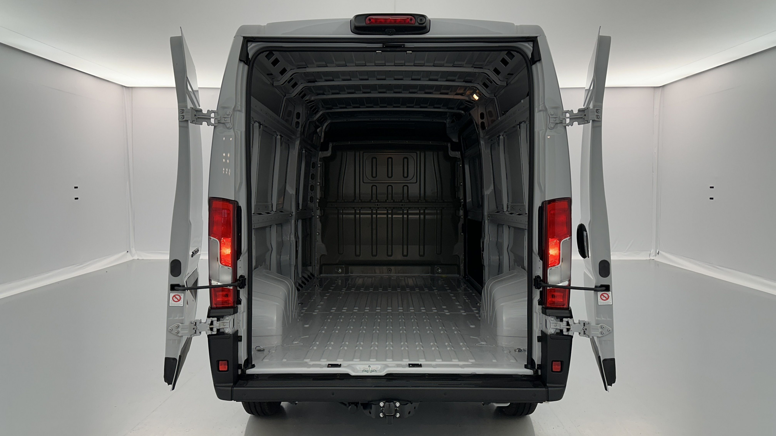 Vente en ligne Fiat Ducato Fourgon DUCATO III LH2 3.5 Maxi 180ch H3-Power BVA8 au prix de 40 380 €