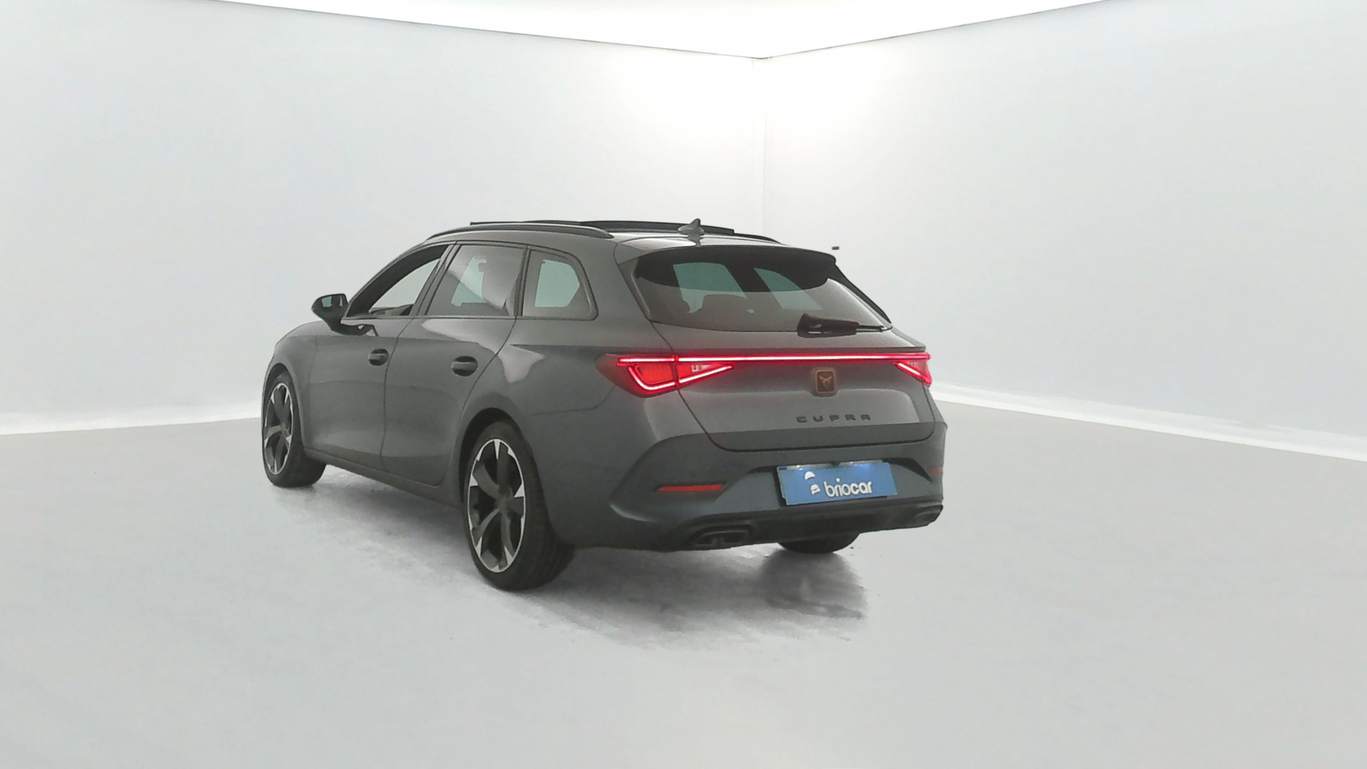 Vente en ligne Cupra Cupra Leon Sportstourer 1.5 eTSI 150ch V DSG7 Suréquipée + Toit ouvrant - Garantie 10/2028 au prix de 25 990 €