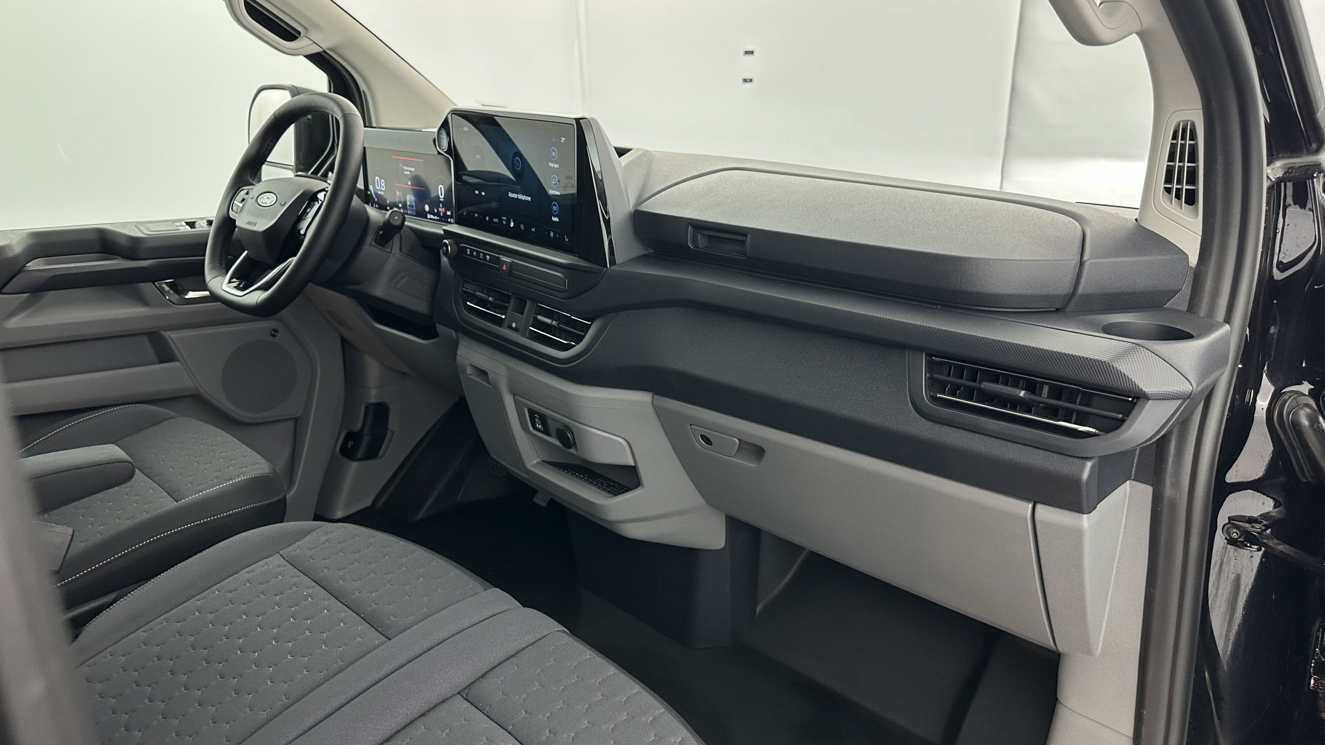 Vente en ligne Ford Transit Custom TRANSIT CUSTOM II 320 L2H1 2.0 Ecoblue 170ch Limited BVA8 au prix de 45 420 €