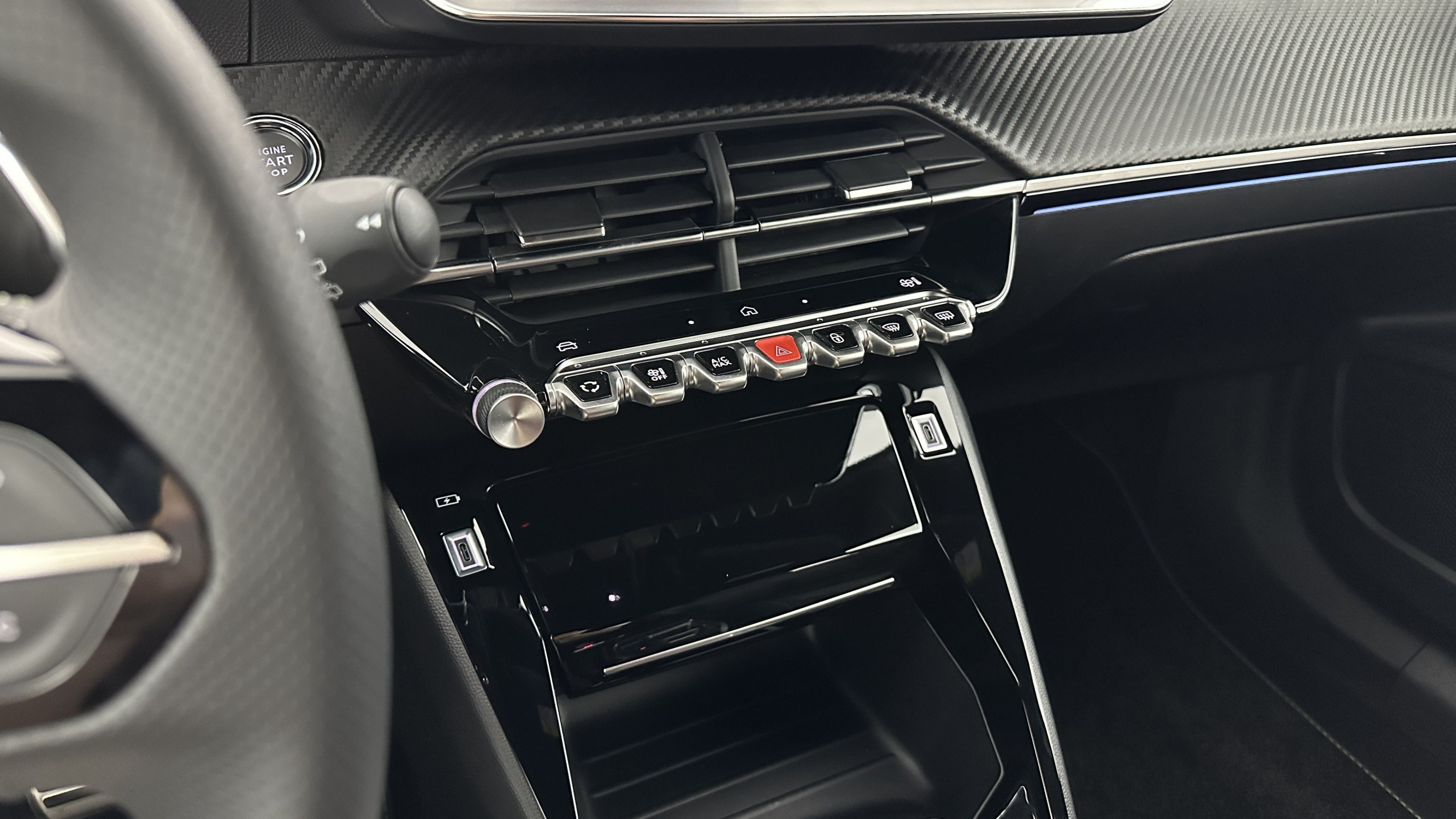 Vente en ligne Peugeot 2008 2008 II(2) 1.2 Hybrid 136ch GT e-DCS6 au prix de 28 200 €