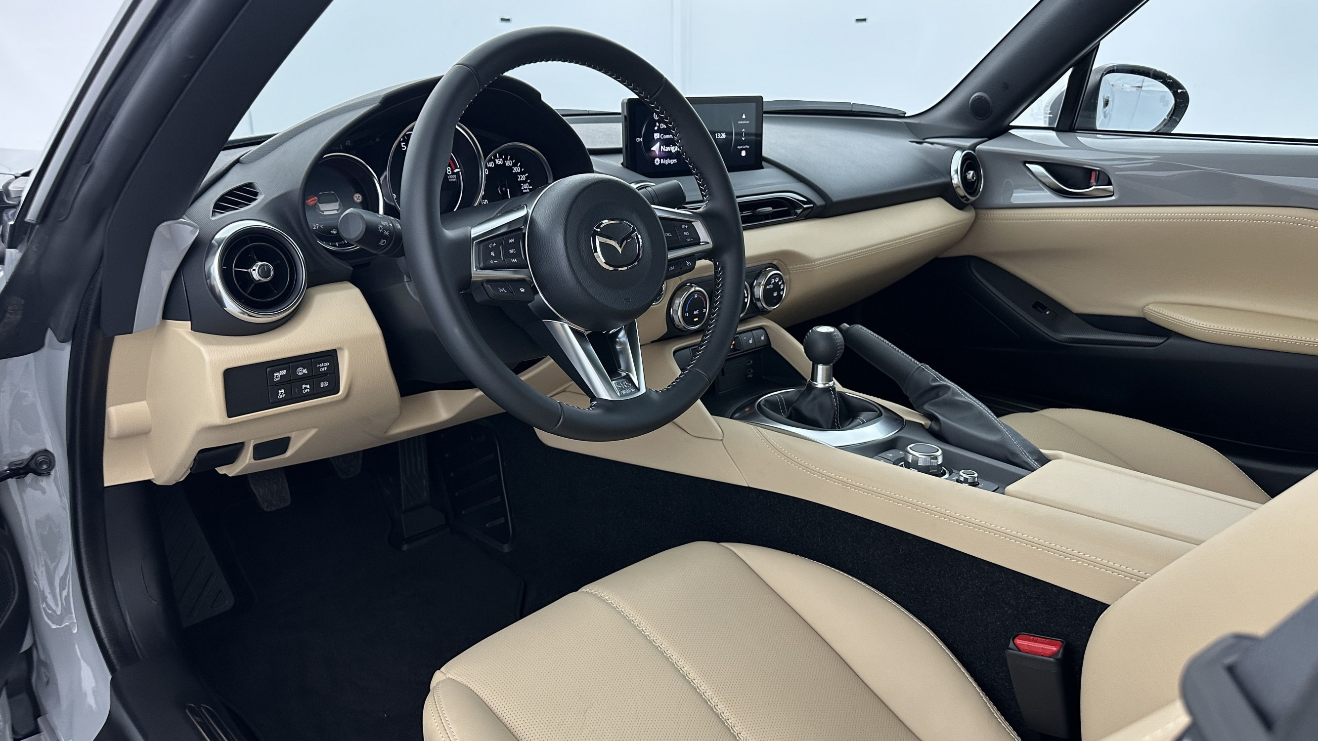 Vente en ligne Mazda MX-5 MX-5 ROADSTER 1.5 SKYACTIV-G 132ch Kazari au prix de 35 210 €