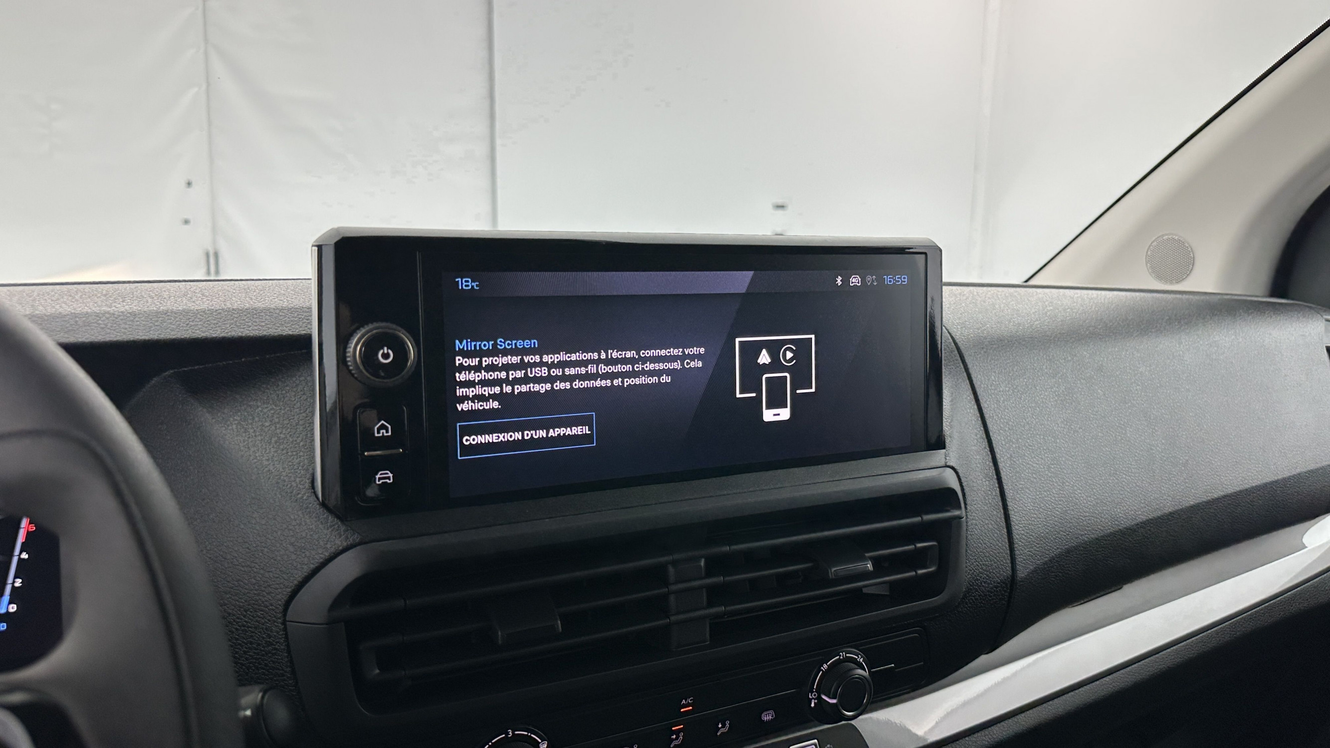 Vente en ligne Peugeot Expert EXPERT III M 2.0 BlueHDi 145ch EAT8 au prix de 32 220 €