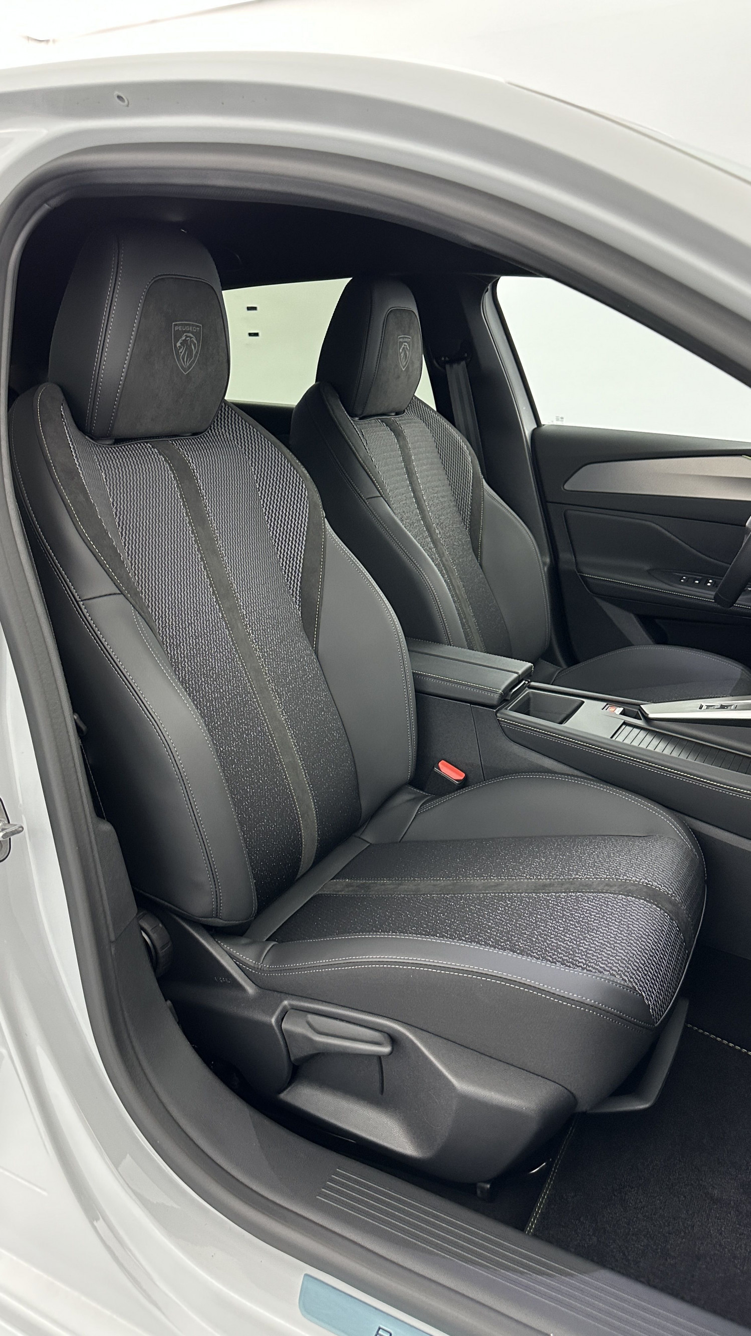 Vente en ligne Peugeot 308 308 1.5 BlueHDi 130ch GT EAT8 au prix de 29 600 €