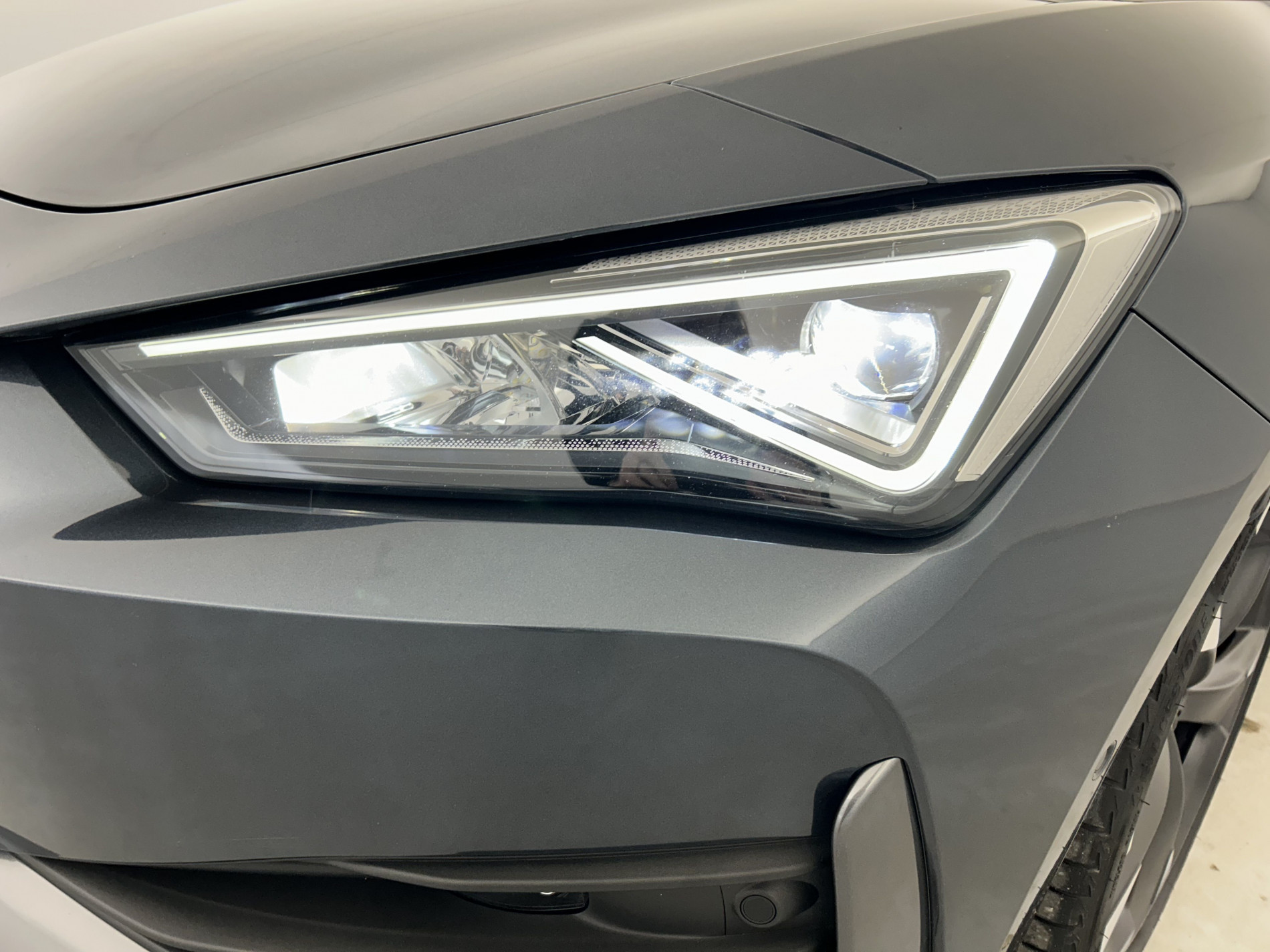 Vente en ligne Cupra Cupra Leon Sportstourer 1.5 eTSI 150ch V DSG7 Suréquipée + Toit ouvrant - Garantie 10/2028 au prix de 25 990 €