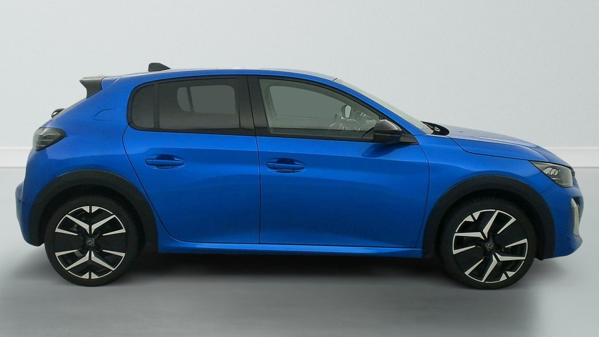 Vente en ligne Peugeot 208 Hybrid 136 e-DCS6 GT au prix de 22 330 €