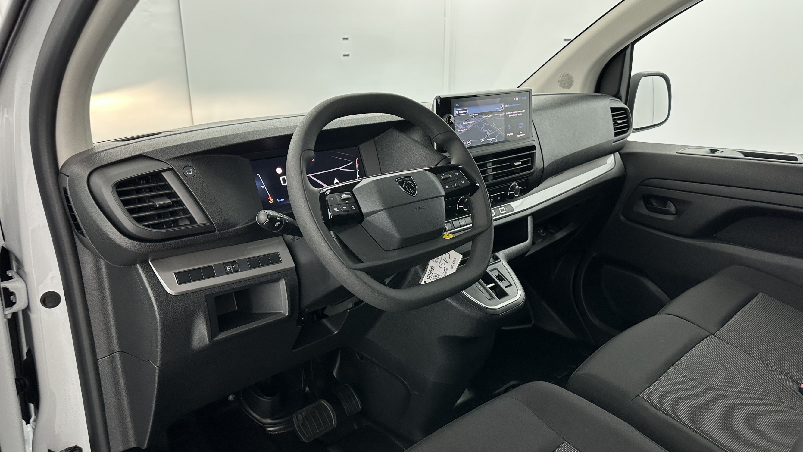 Vente en ligne Peugeot Expert EXPERT III M 2.0 BlueHDi 145ch EAT8 au prix de 32 220 €