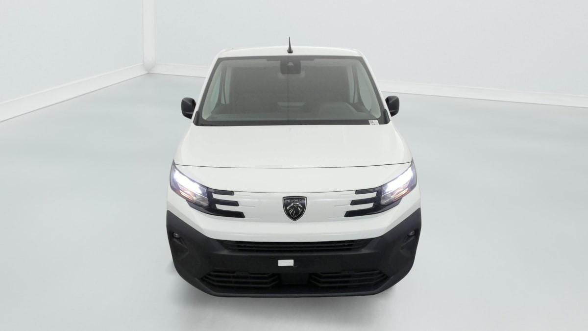 Vente en ligne Peugeot Partner Fourgon M 650 KG BLUEHDI 130 S S EAT8 au prix de 23 250 €