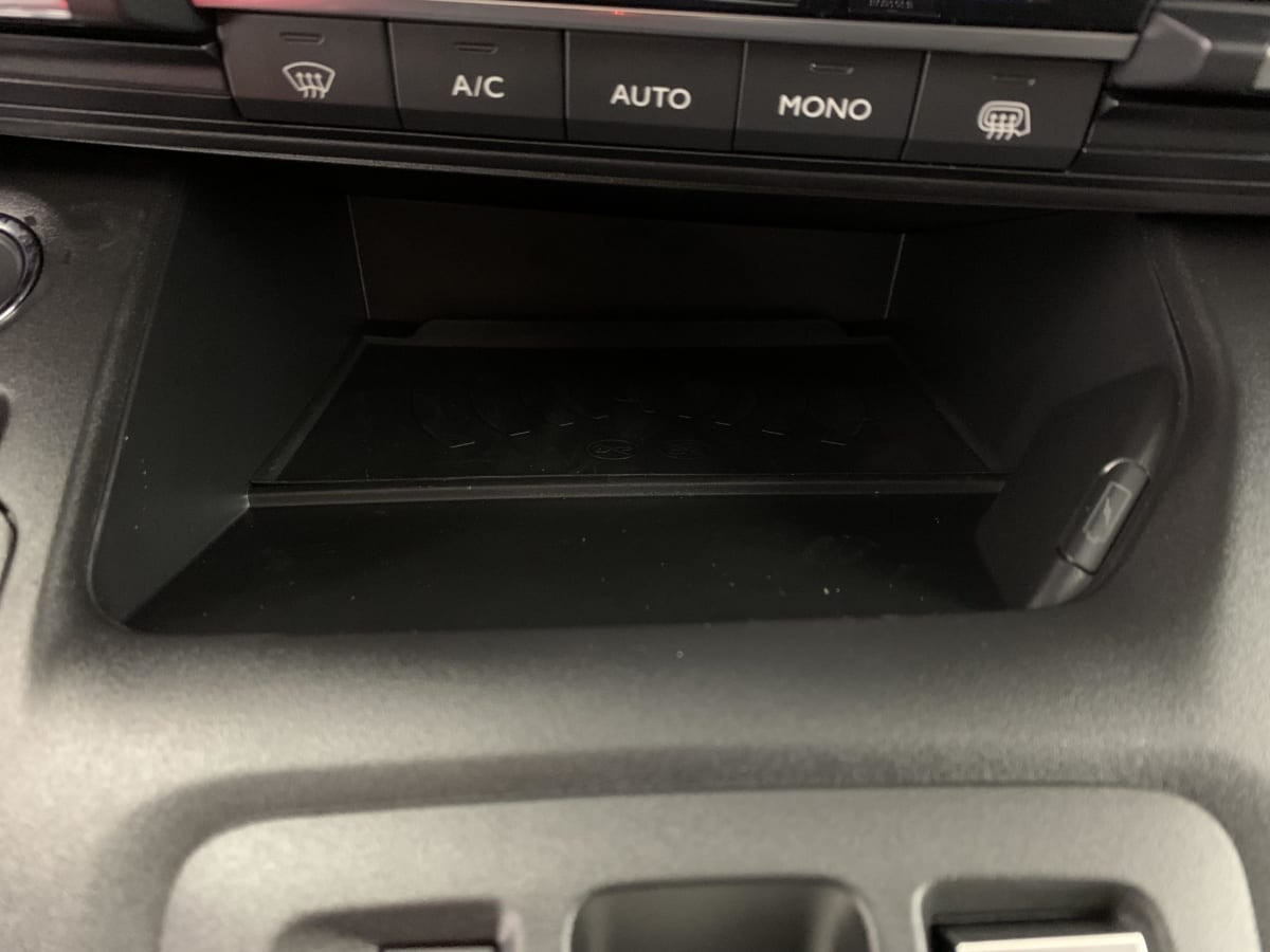 Vente en ligne Peugeot Partner Fourgon XL 950 KG BLUEHDI 130 S S EAT8 au prix de 23 620 €