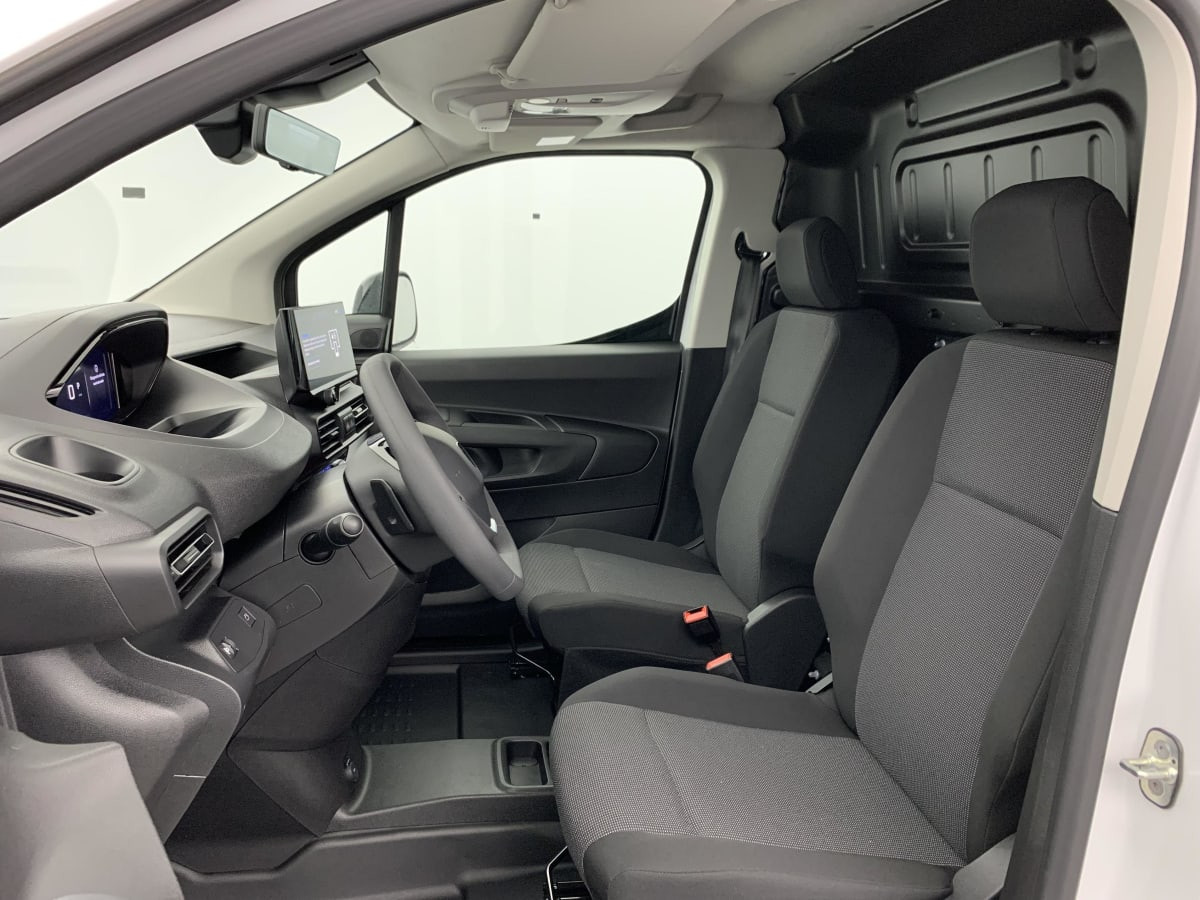 Vente en ligne Peugeot Partner Fourgon M 650 KG BLUEHDI 130 S S EAT8 au prix de 23 250 €