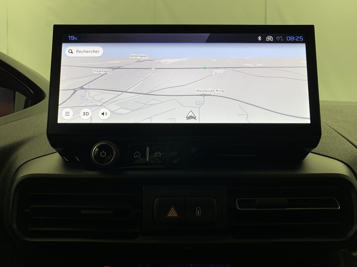 Vente en ligne Peugeot Partner Fourgon M 650 KG BLUEHDI 130 S S EAT8 au prix de 23 250 €