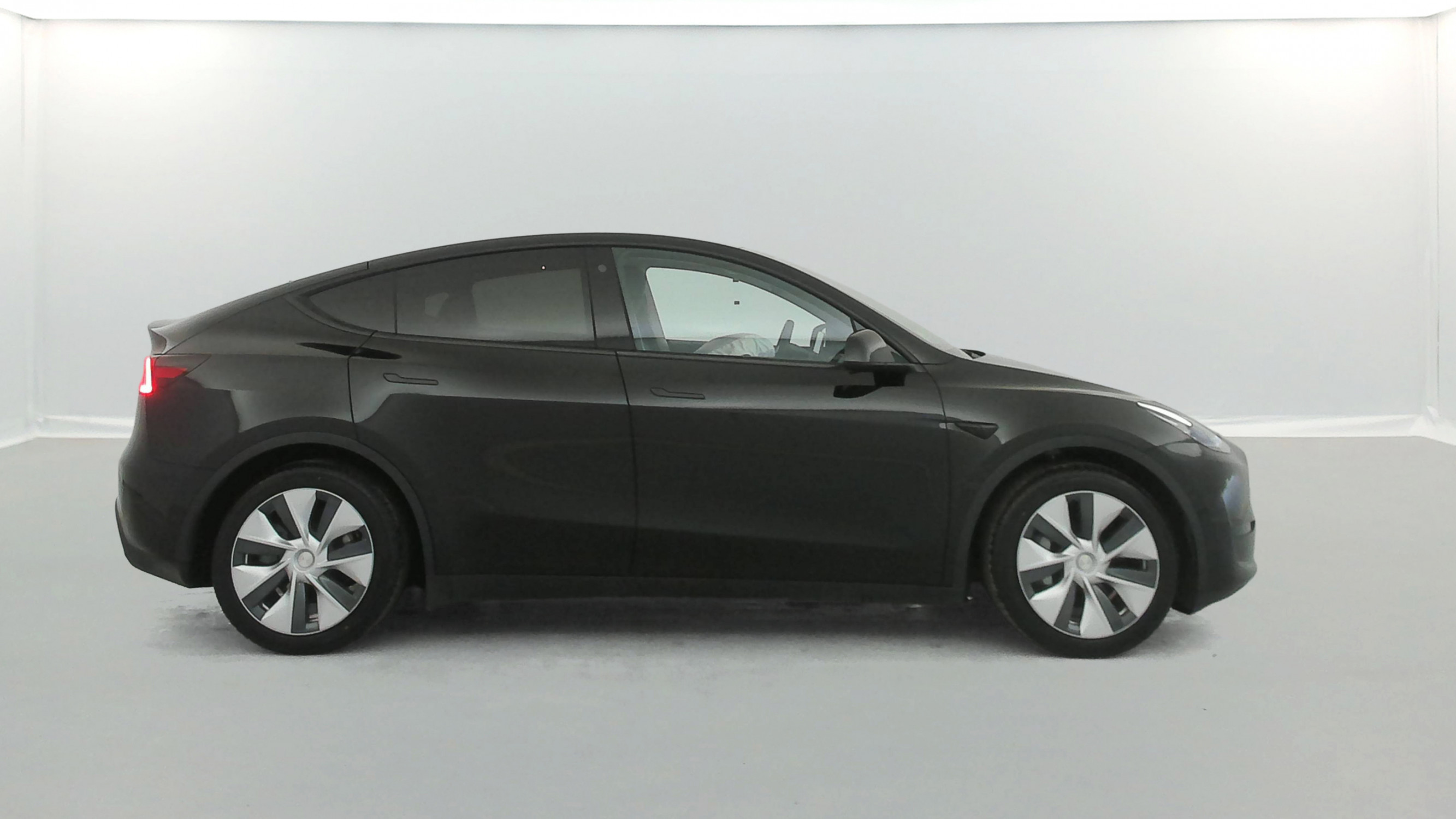 Vente en ligne Tesla Model Y Standard RWD au prix de 33 990 €