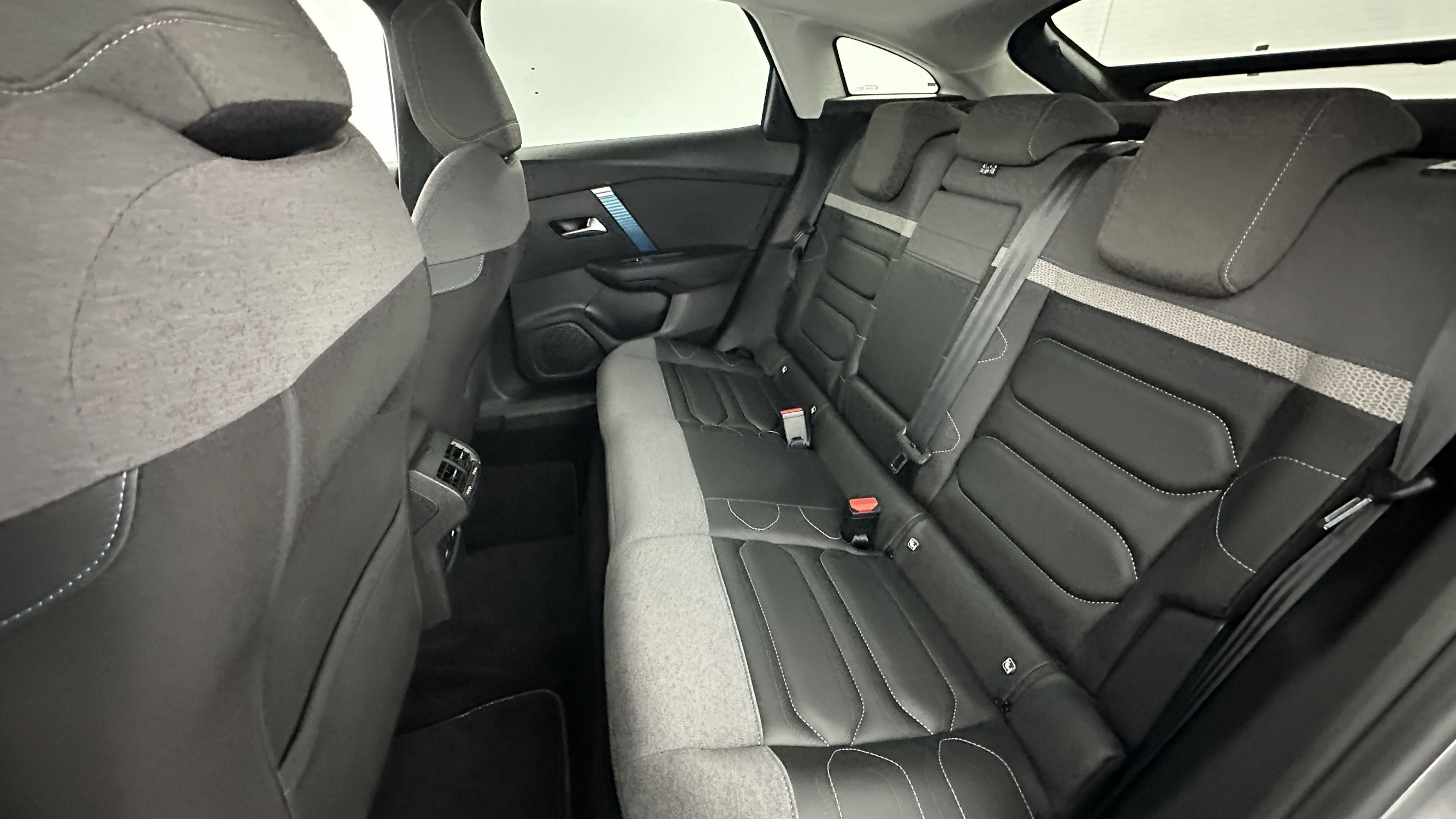 Vente en ligne Citroën C4 ë-C4 136ch Shine au prix de 15 000 €