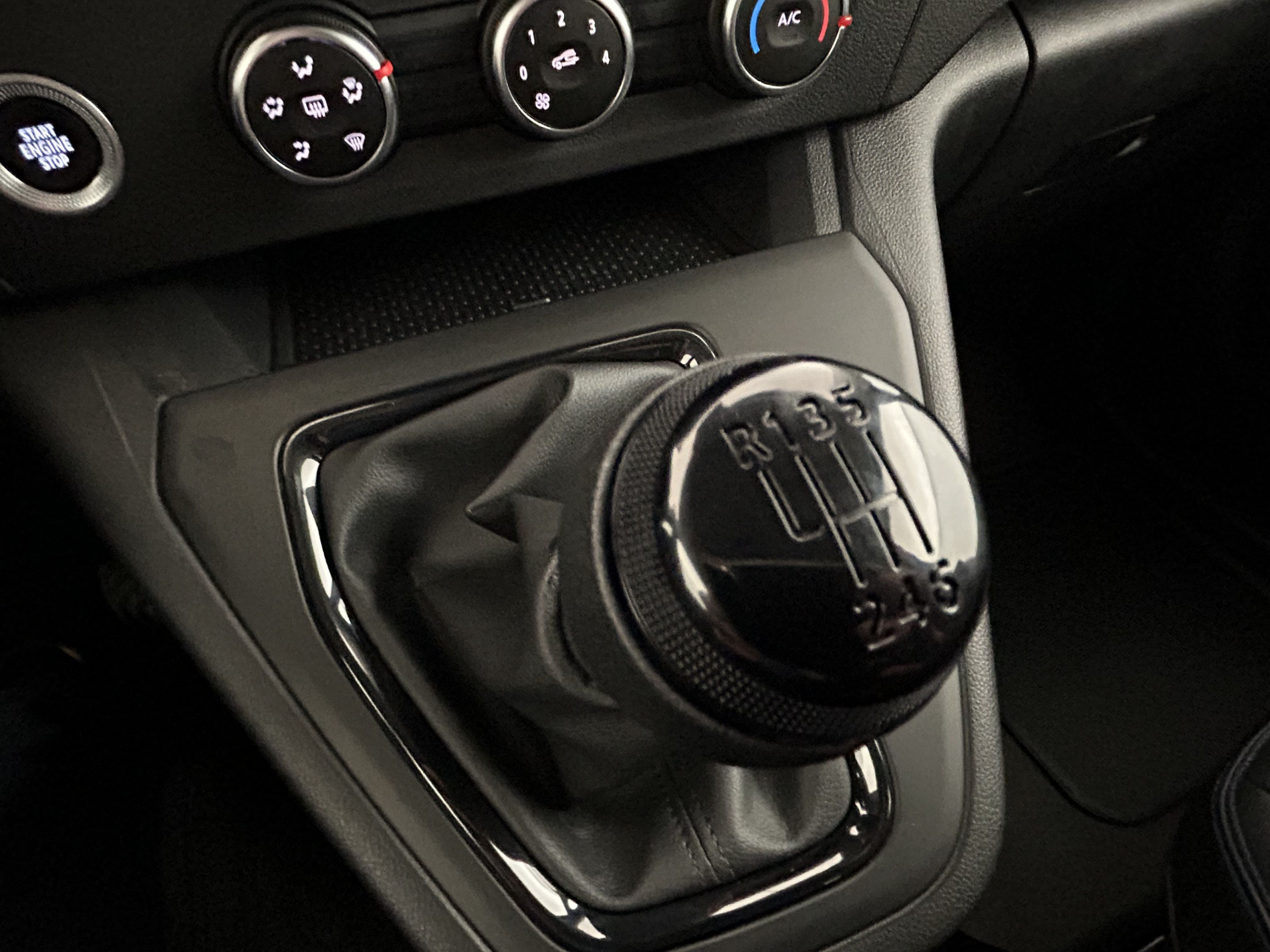 Vente en ligne Nissan Townstar Fourgon L1 1.3 Tce 130 N-Connecta (GSR2b) + Attelage au prix de 22 990 €