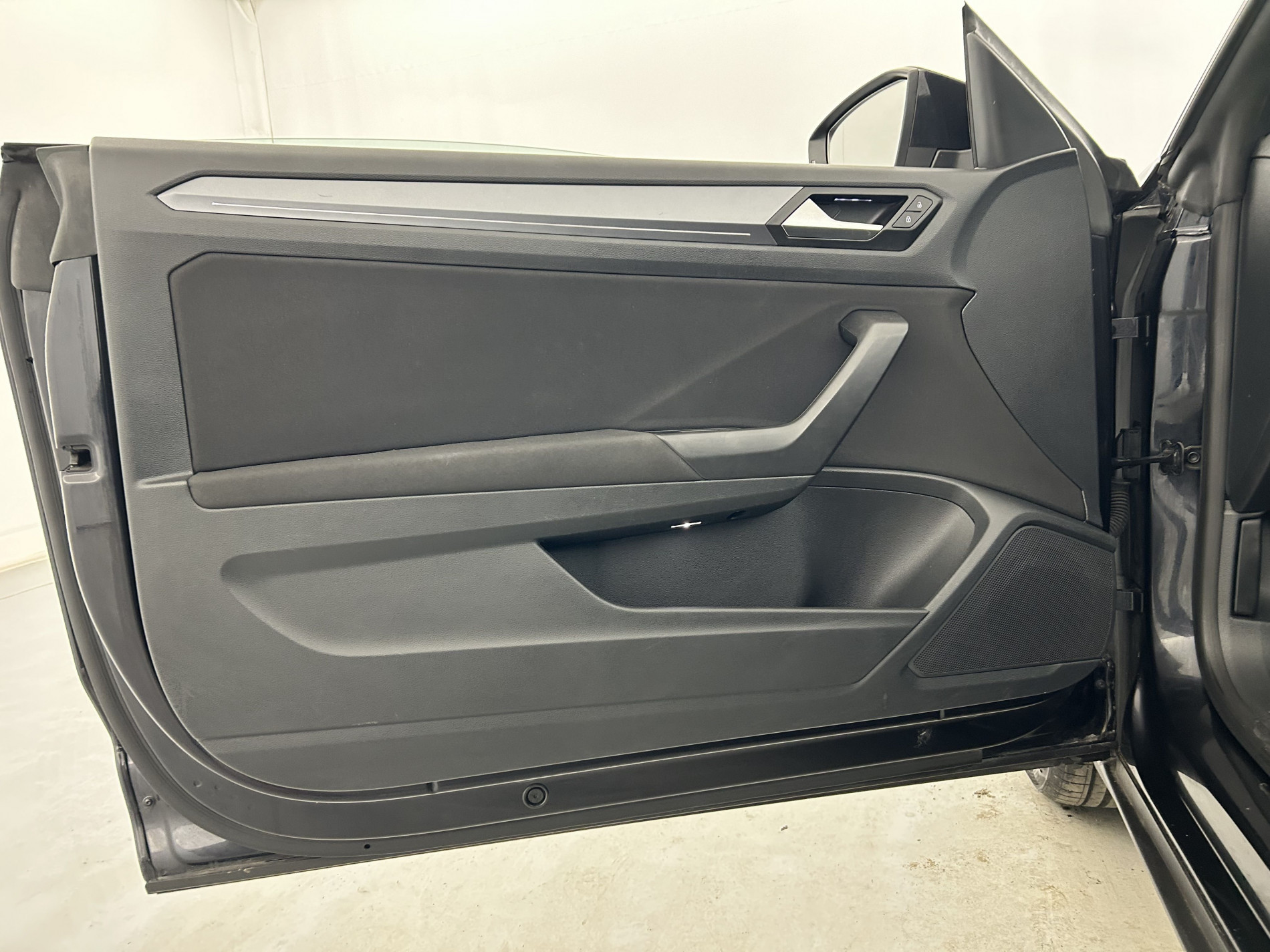 Vente en ligne Volkswagen T-Roc Cabriolet 1.5 TSI EVO 150ch Style DSG7 + Digital Cockpit au prix de 20 990 €