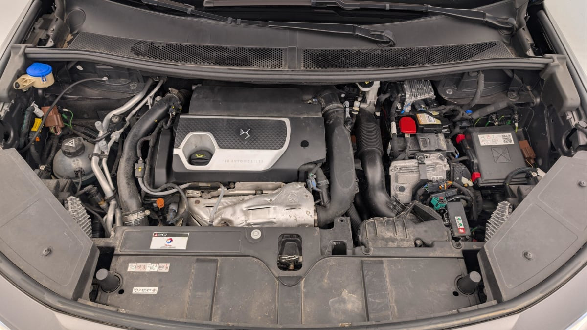 Vente en ligne Ds DS7 Crossback Hybride E-Tense 300 EAT8 4x4 Rivoli au prix de 30 160 €