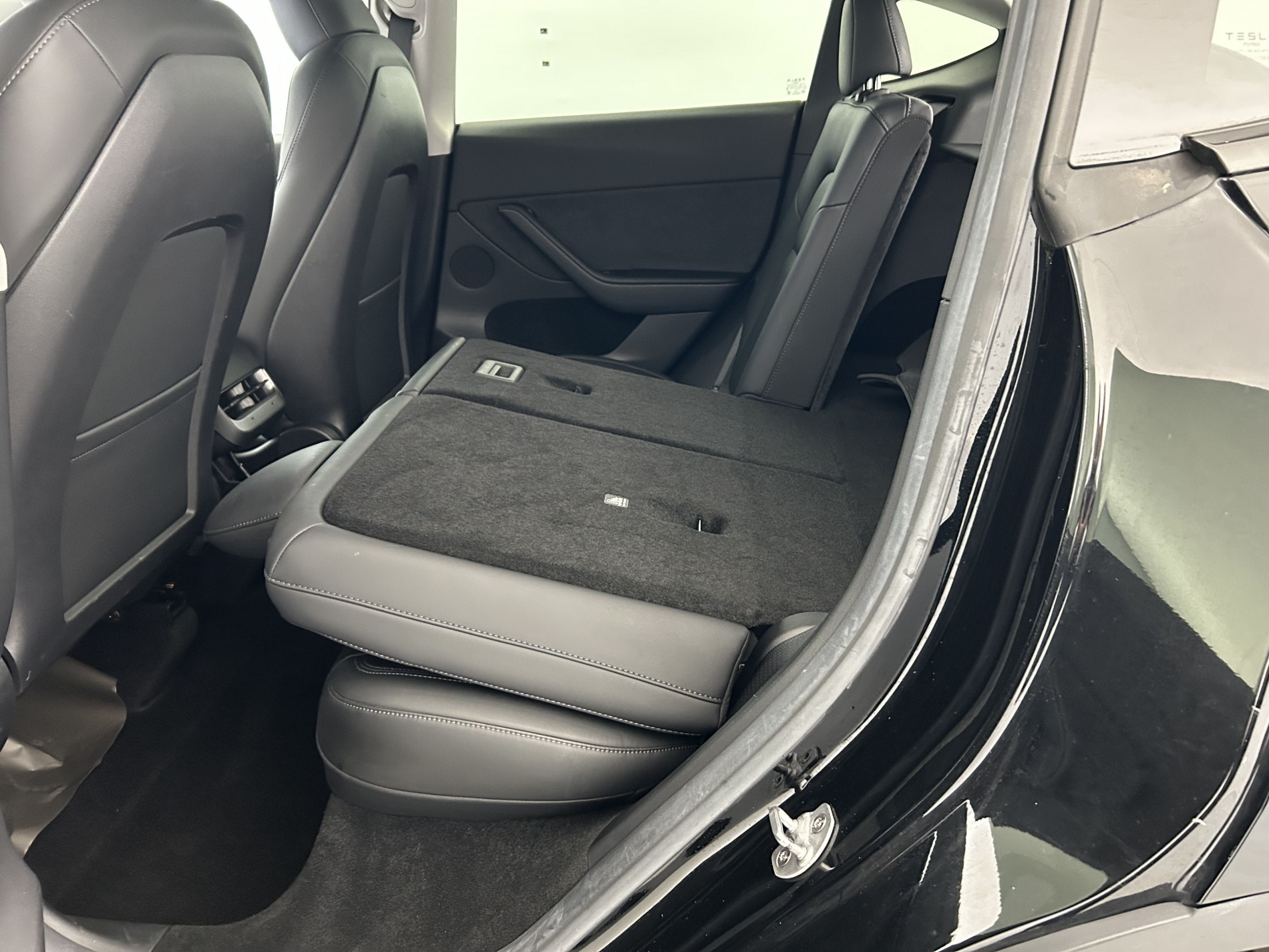 Vente en ligne Tesla Model Y Standard RWD au prix de 33 990 €