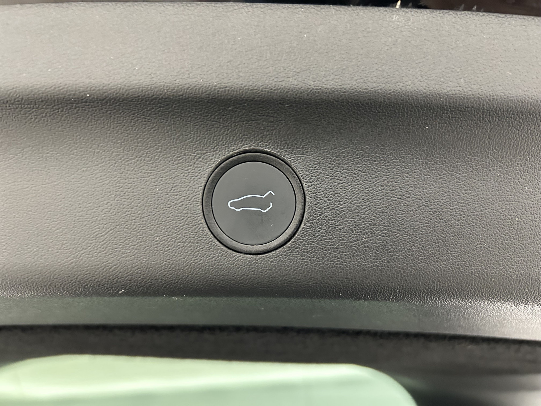 Vente en ligne Tesla Model Y Standard RWD au prix de 33 990 €