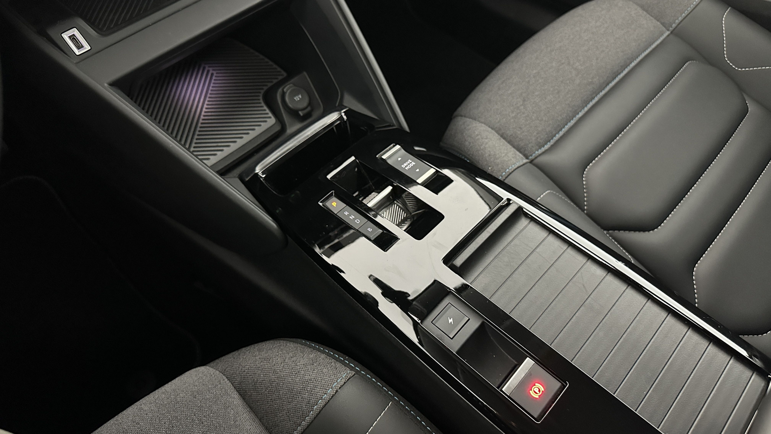 Vente en ligne Citroën C4 ë-C4 136ch Shine au prix de 15 000 €