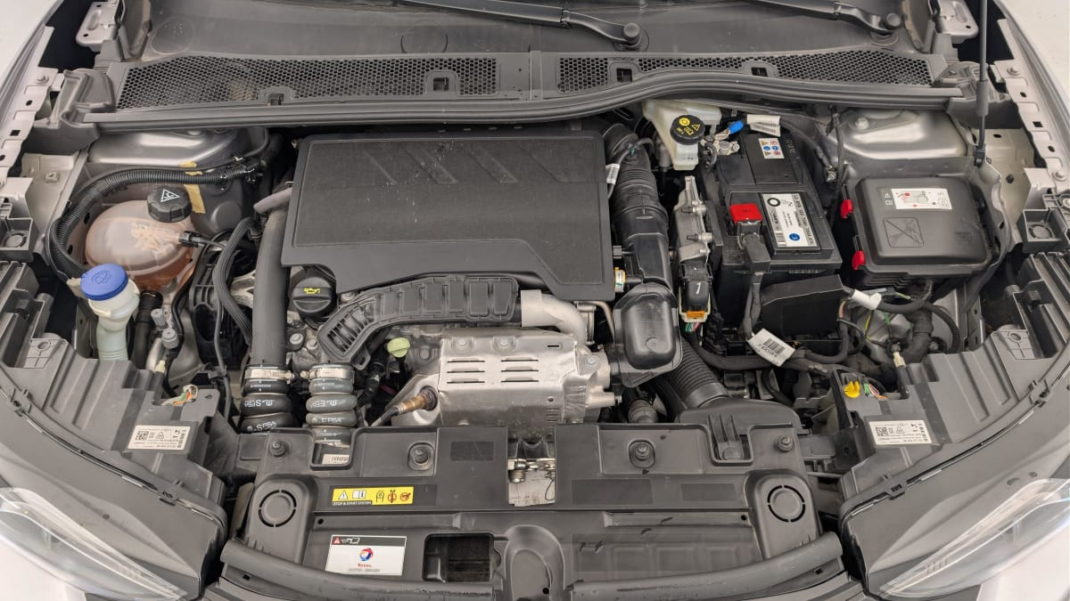 Vente en ligne Ds Ds3 Crossback Puretech 130 EAT 8 Performance Line + au prix de 20 270 €