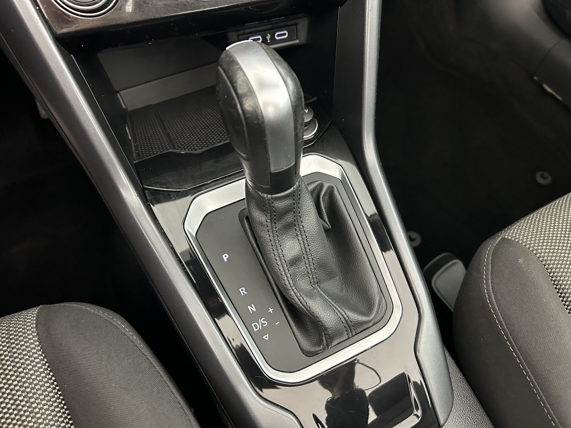 Vente en ligne Volkswagen T-Roc Cabriolet 1.5 TSI EVO 150ch Style DSG7 + Digital Cockpit au prix de 20 990 €