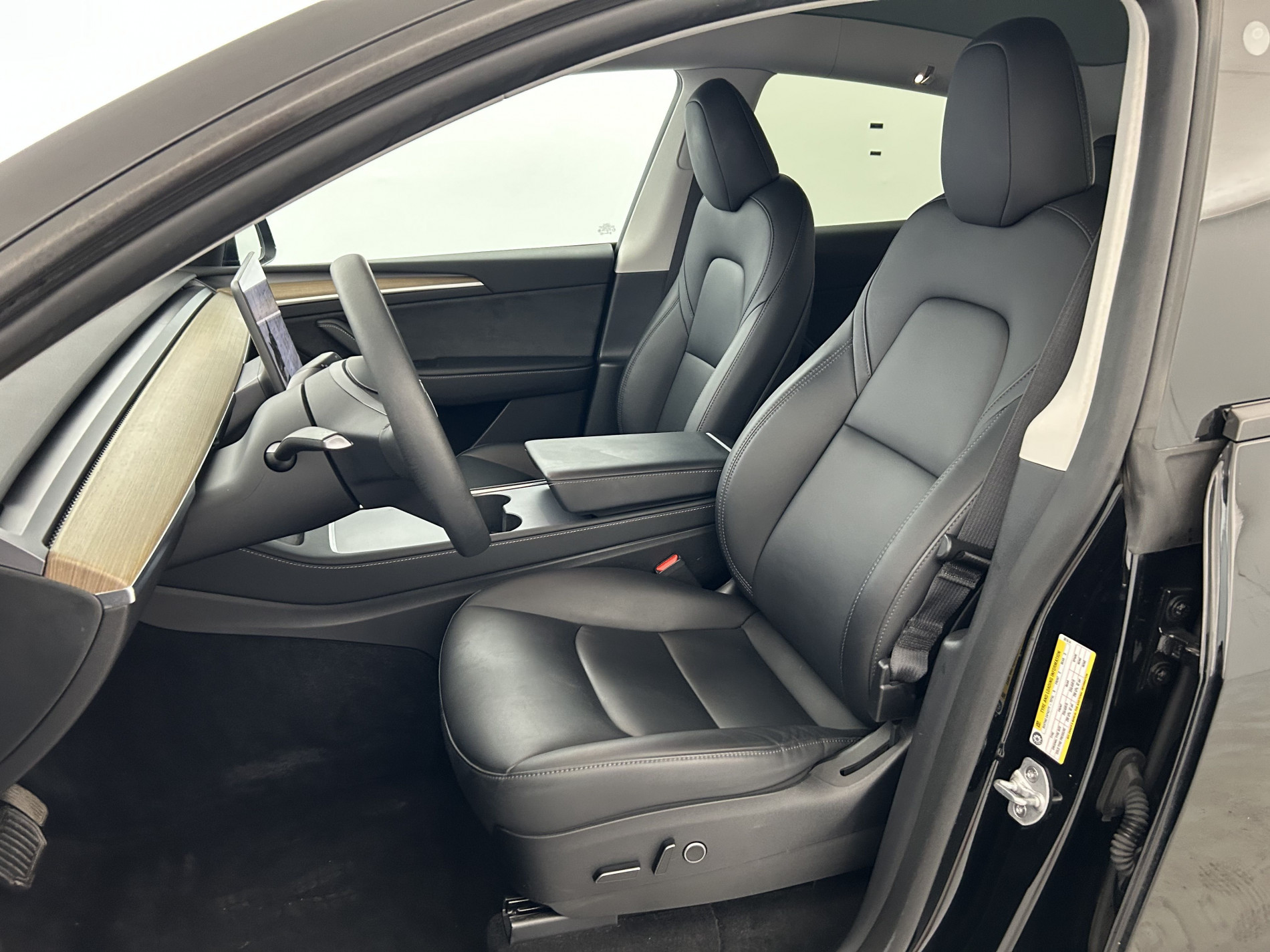 Vente en ligne Tesla Model Y Standard RWD au prix de 33 990 €