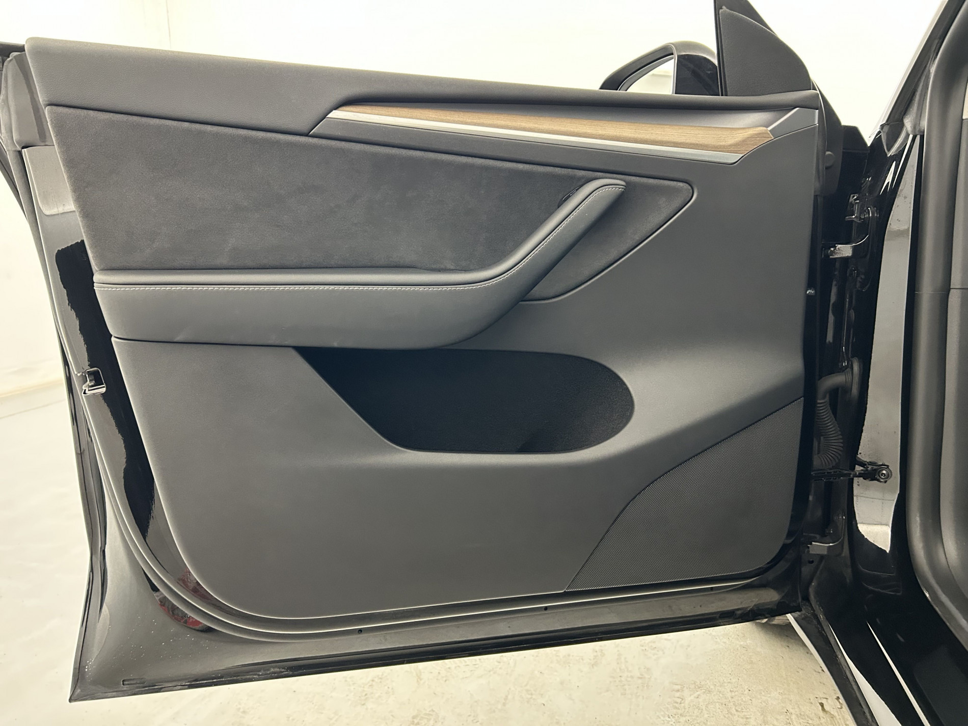 Vente en ligne Tesla Model Y Standard RWD au prix de 33 990 €