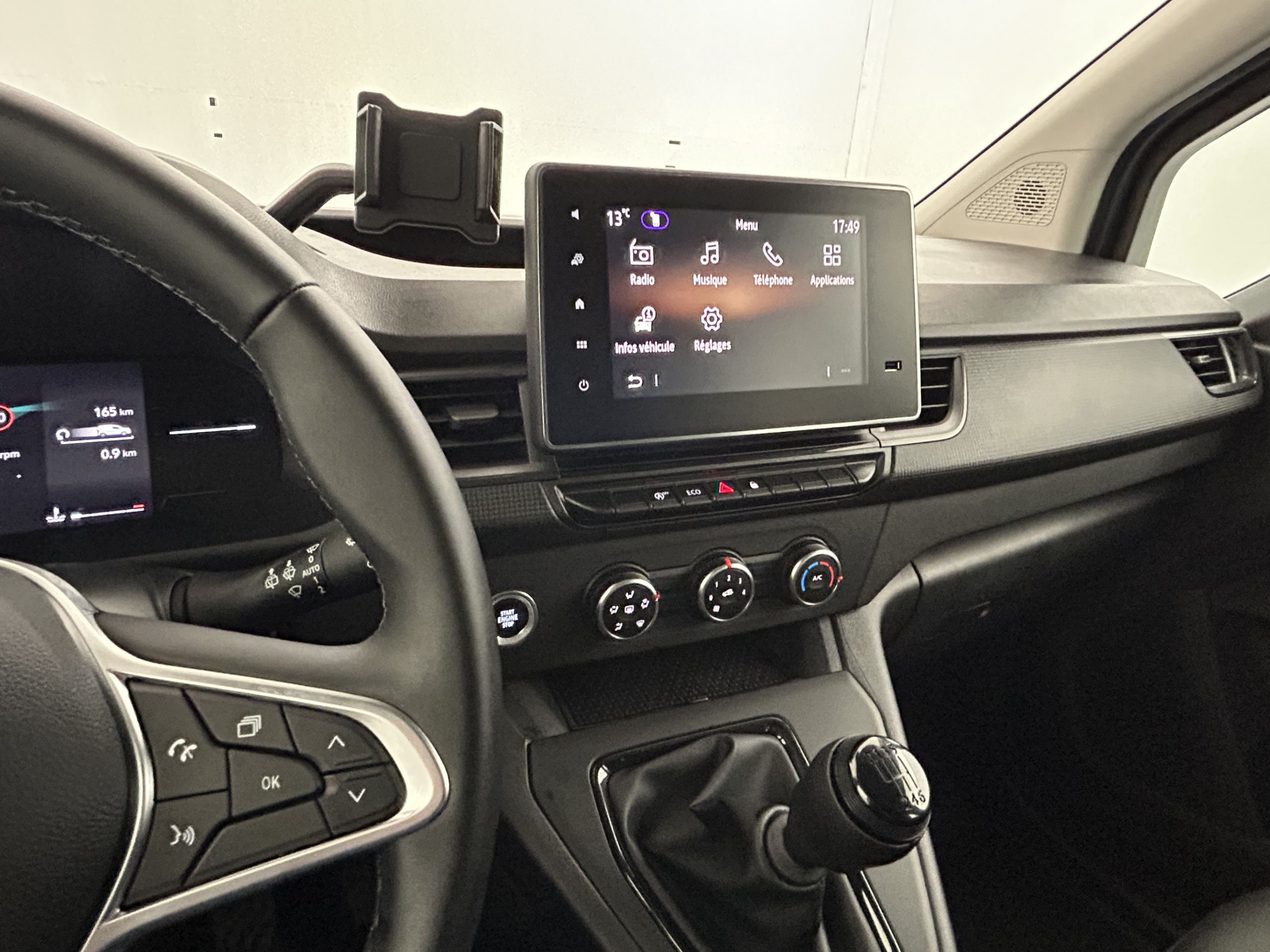 Vente en ligne Nissan Townstar Fourgon L1 1.3 Tce 130 N-Connecta (GSR2b) + Attelage au prix de 22 990 €