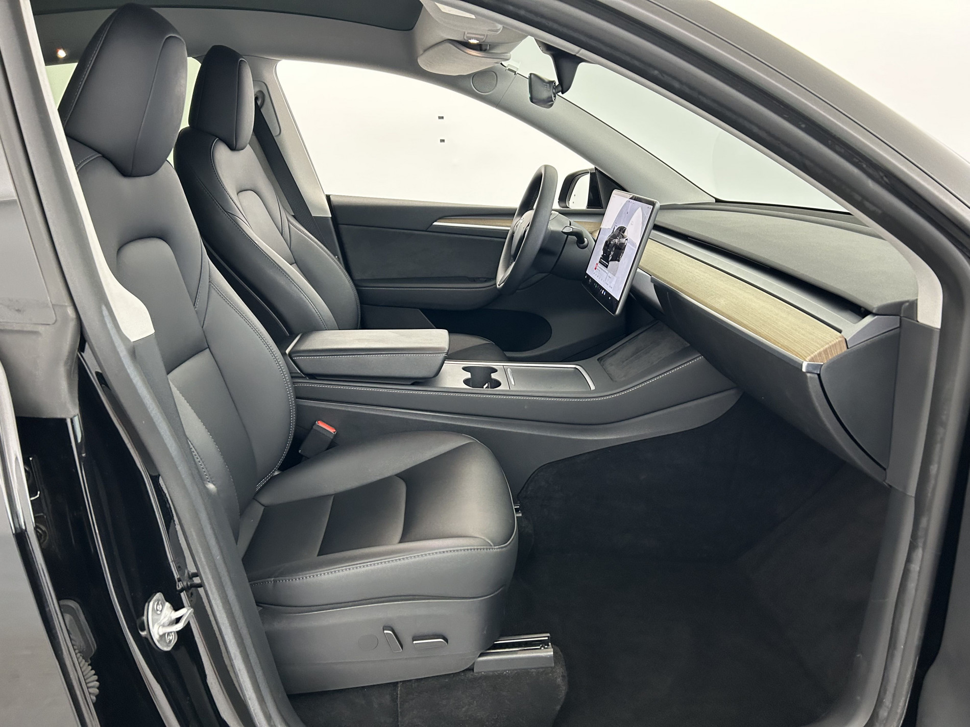 Vente en ligne Tesla Model Y Standard RWD au prix de 33 990 €