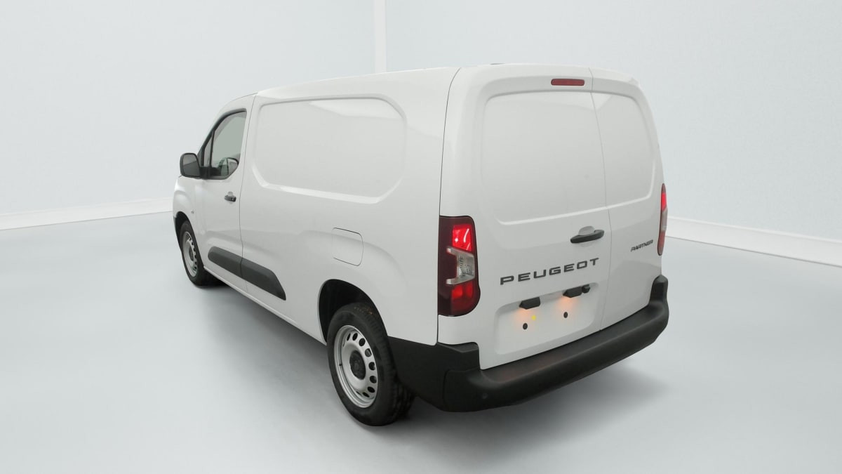 Vente en ligne Peugeot Partner Fourgon XL 950 KG BLUEHDI 130 S S EAT8 au prix de 23 620 €