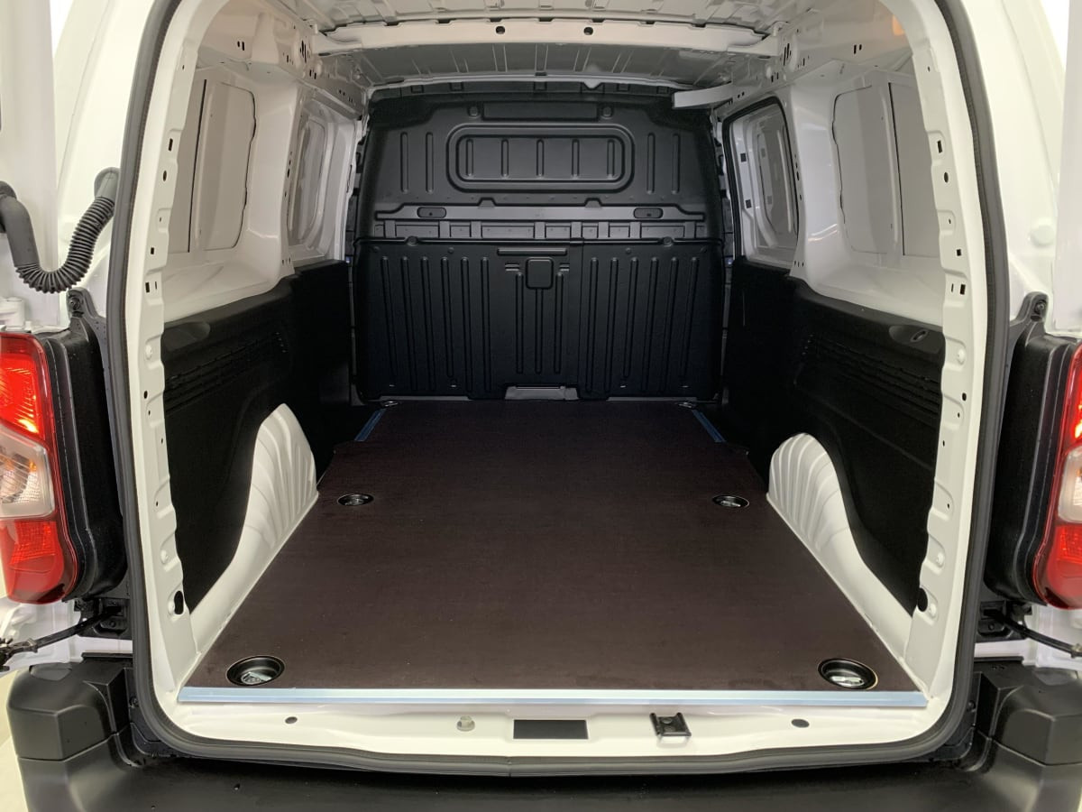 Vente en ligne Peugeot Partner Fourgon XL 950 KG BLUEHDI 130 S S EAT8 au prix de 23 620 €