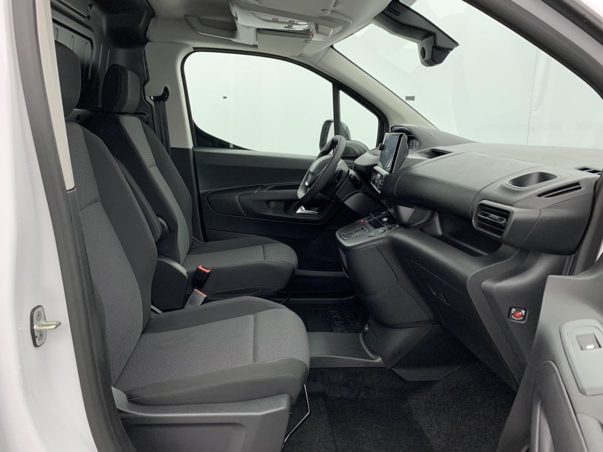 Vente en ligne Peugeot Partner Fourgon XL 950 KG BLUEHDI 130 S S EAT8 au prix de 23 620 €