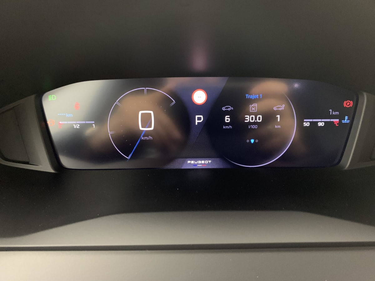 Vente en ligne Peugeot 2008 Hybrid 145 e-DCS6 Allure au prix de 26 250 €