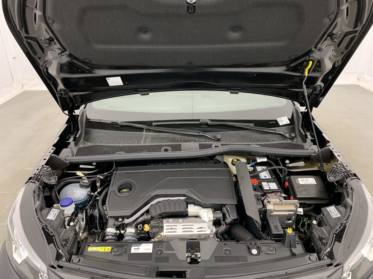 Vente en ligne Peugeot 2008 Hybrid 145 e-DCS6 Allure au prix de 26 250 €